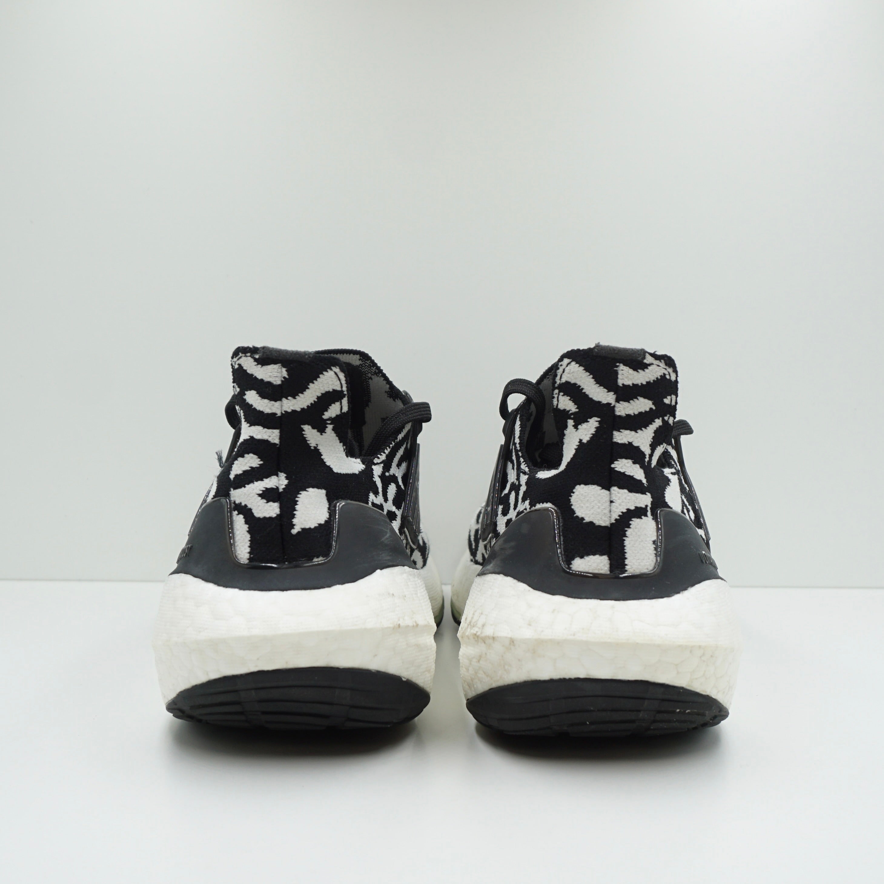 Adidas Ultra Boost 22 Zebra