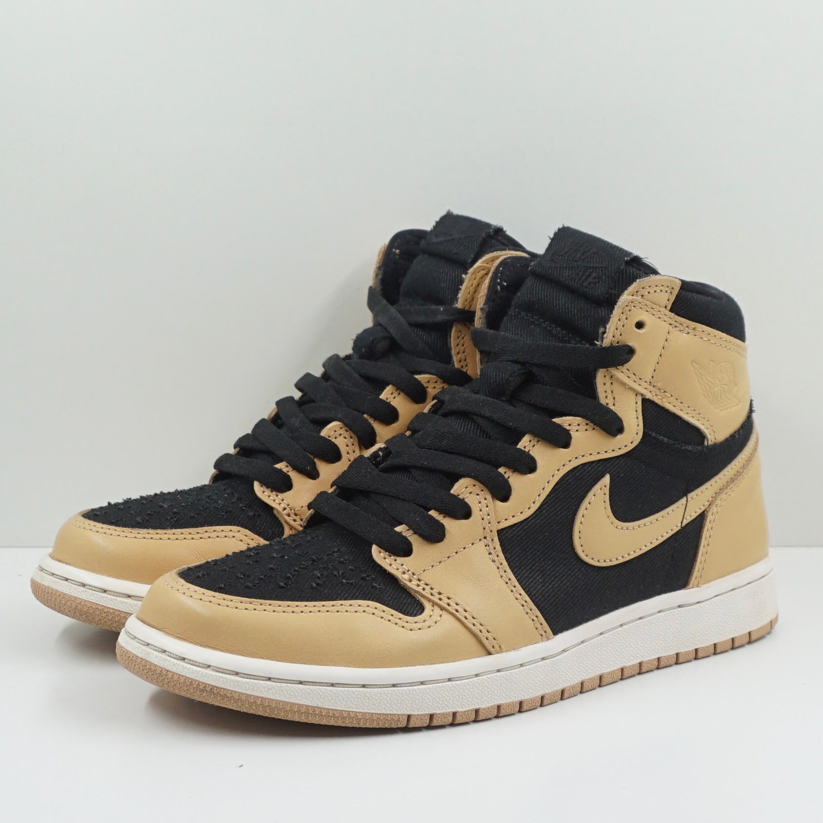 Jordan 1 Retro High OG Heirloom