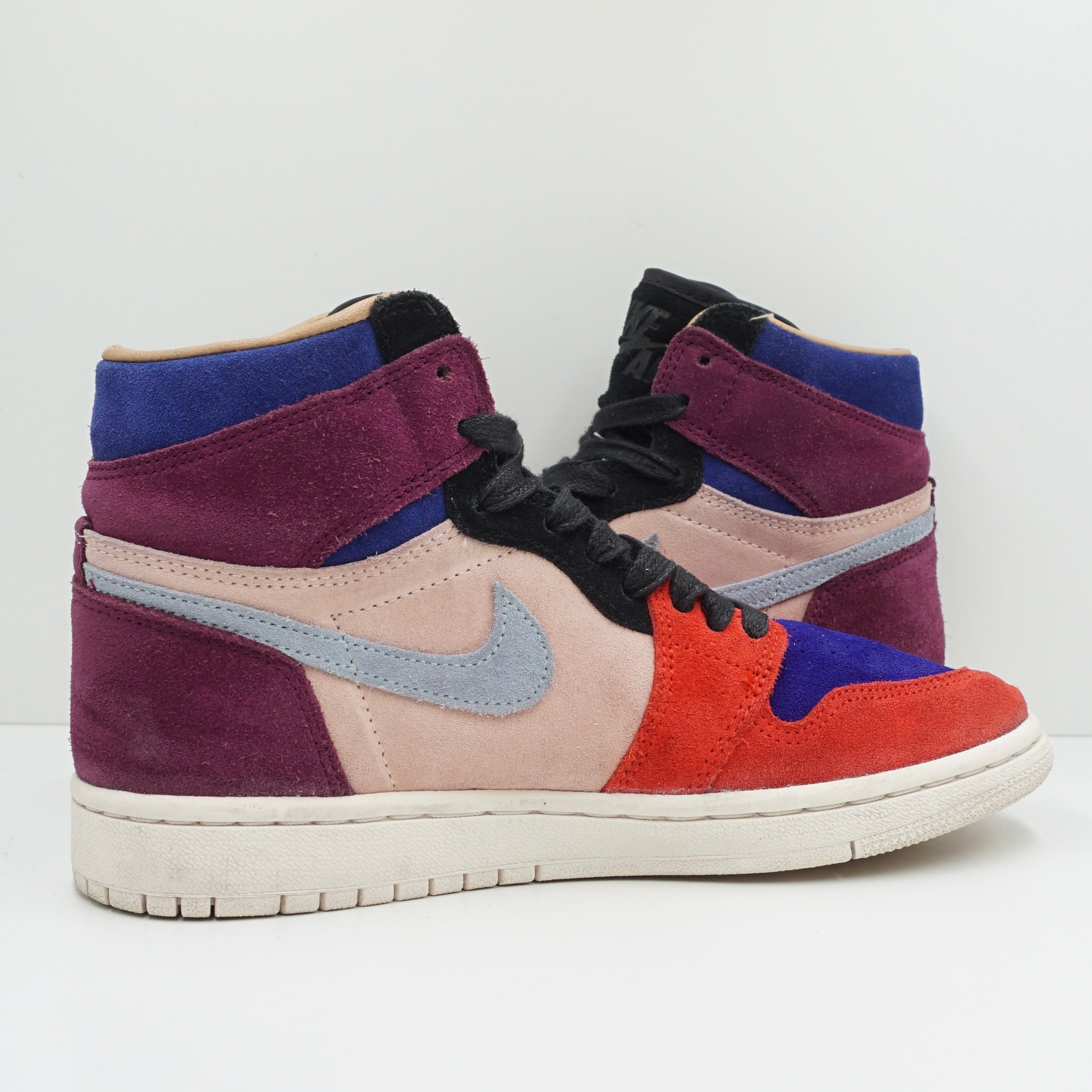 Jordan 1 Retro High Aleali May Court Lux (W)