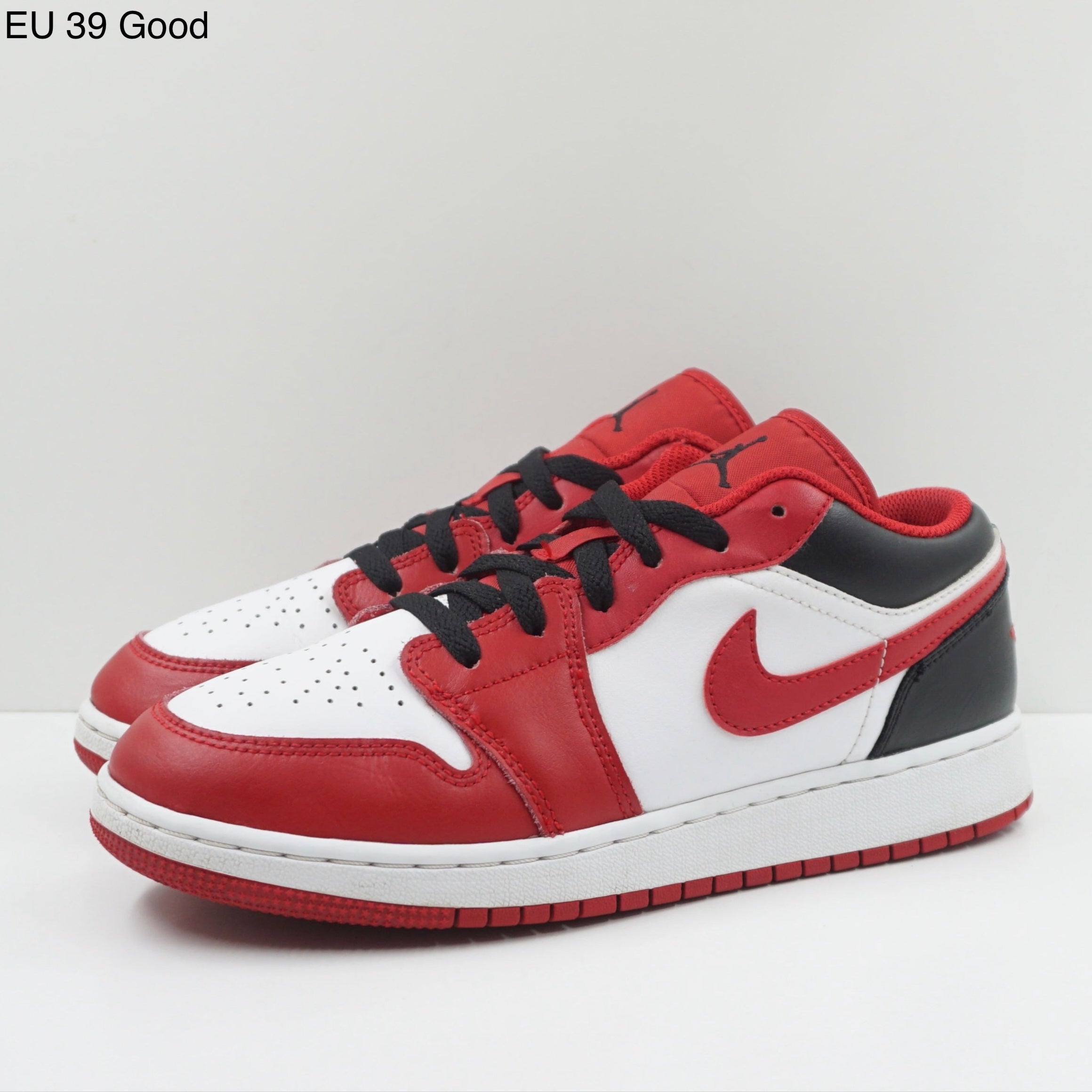 Jordan 1 Low Bulls (GS)