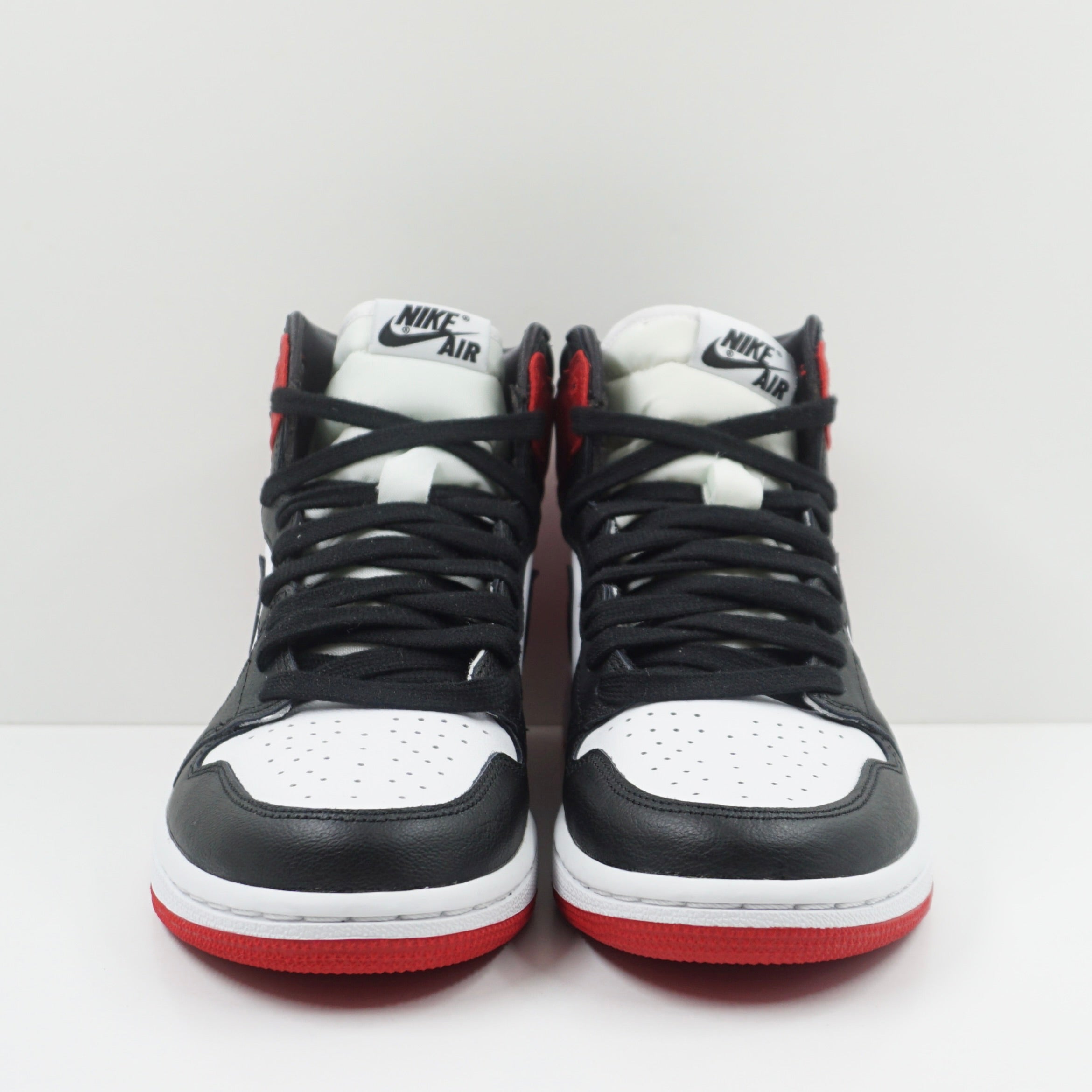 Jordan 1 Retro High Satin Black Toe (W)