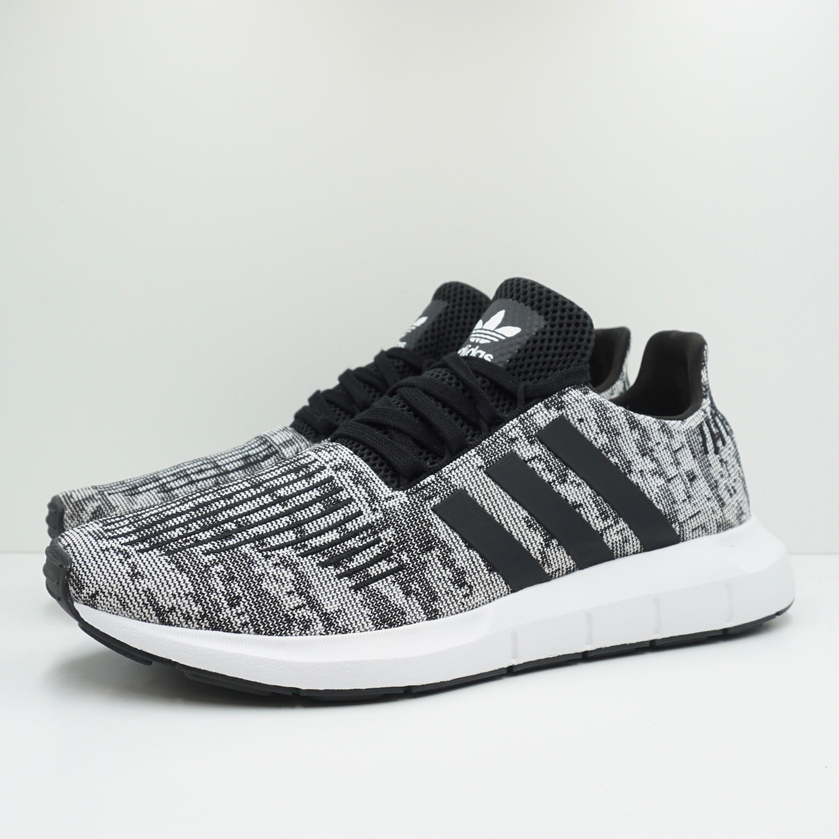 Adidas Swift Run 22 Black White