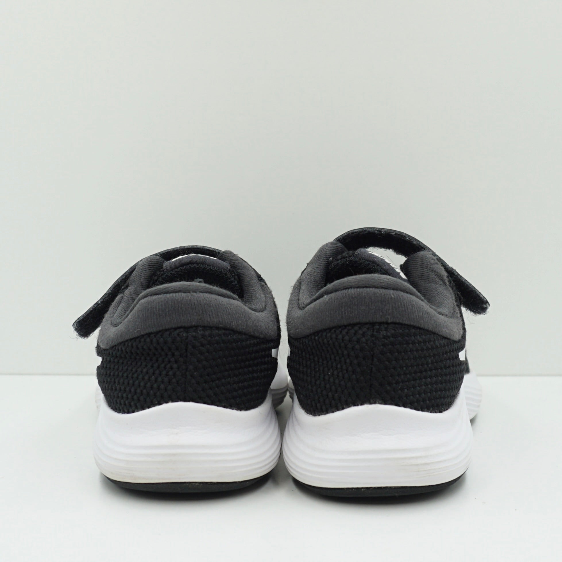 Nike Revolution 4 (PS)