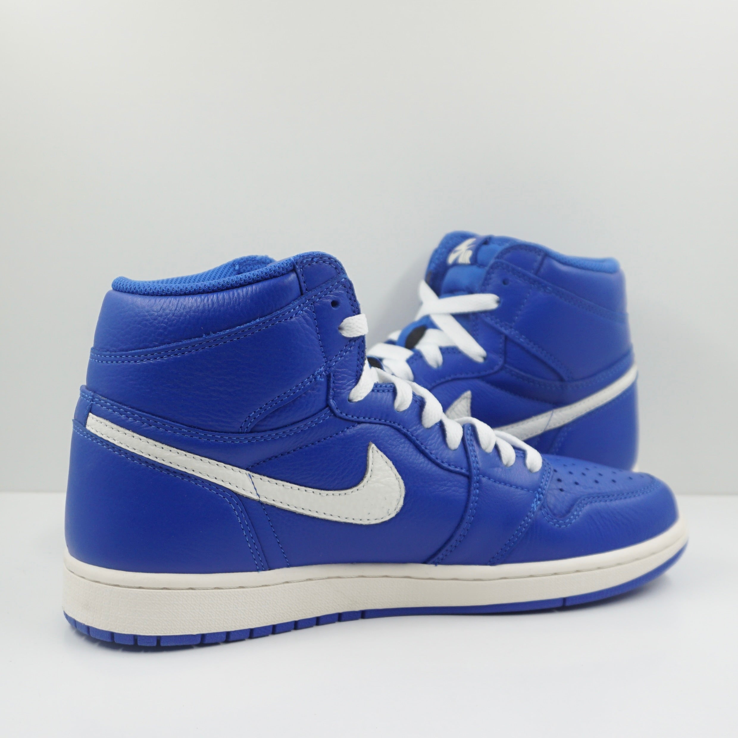 Jordan 1 Retro High Hyper Royal