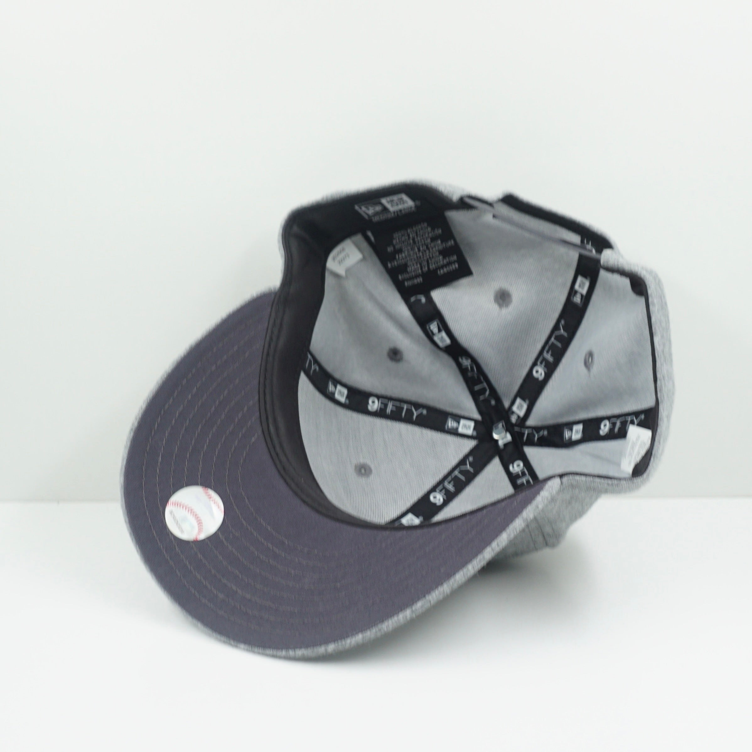 New Era New York Yankees Grey Snapback Cap