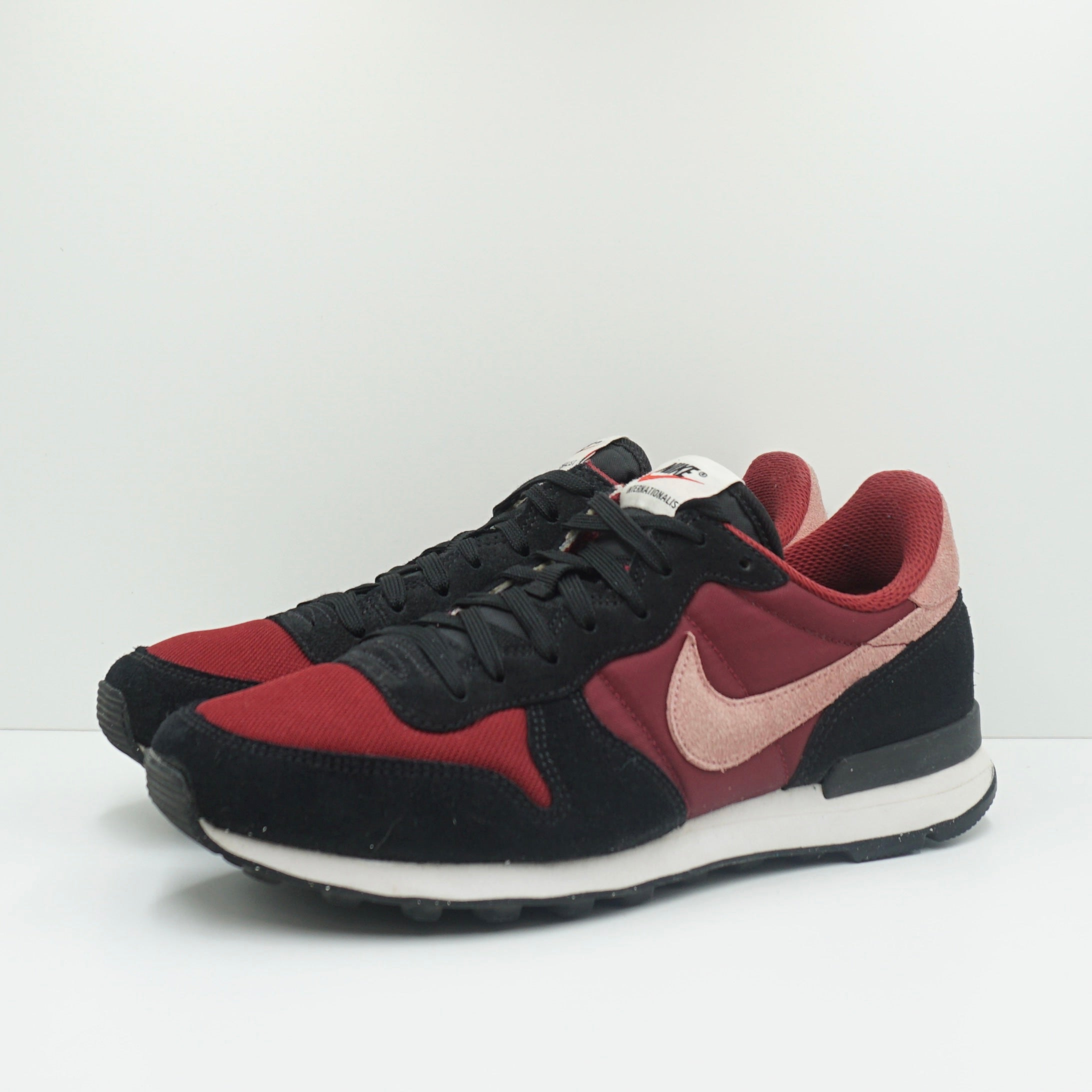 Nike Internationalist Red Black ID (W)