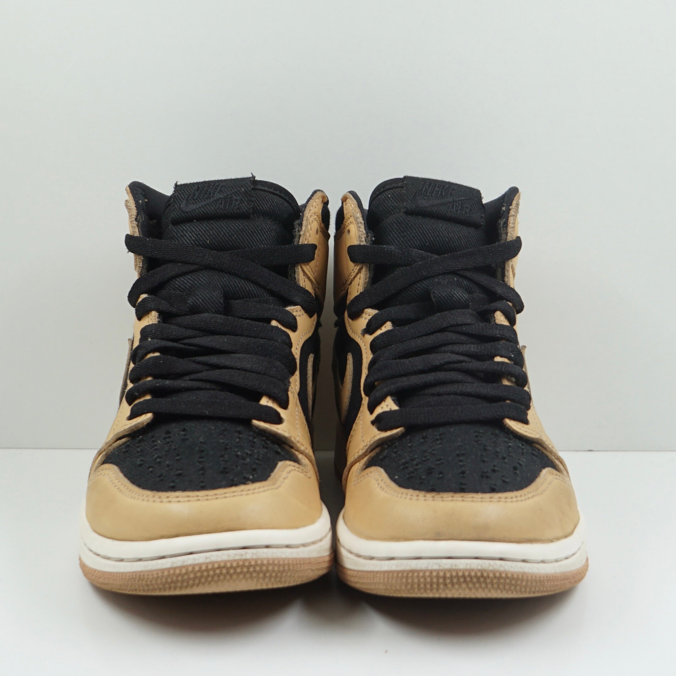 Jordan 1 Retro High OG Heirloom