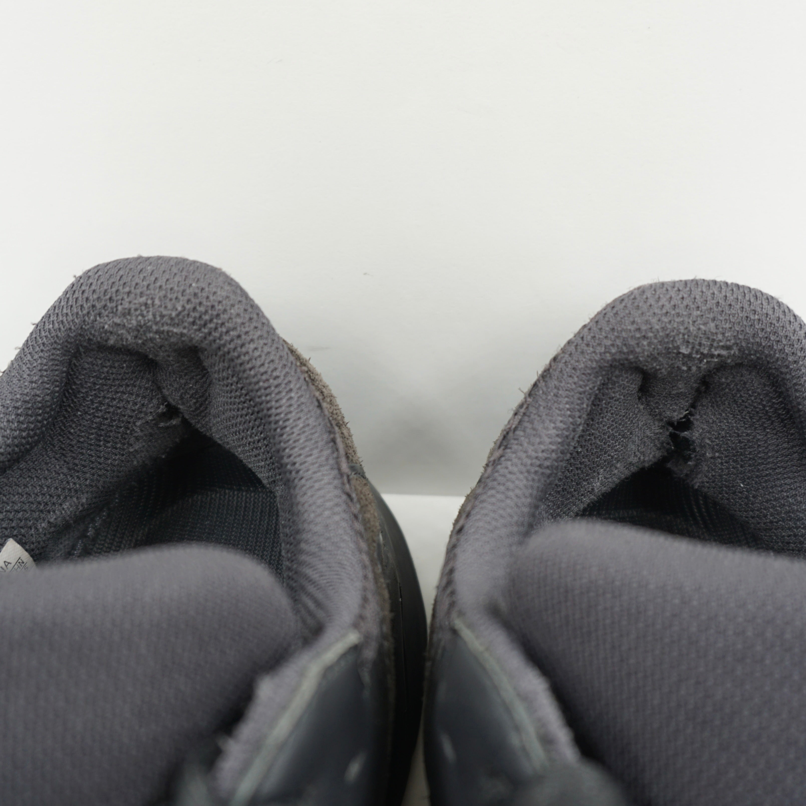 Adidas Yeezy Boost 700 Utility Black