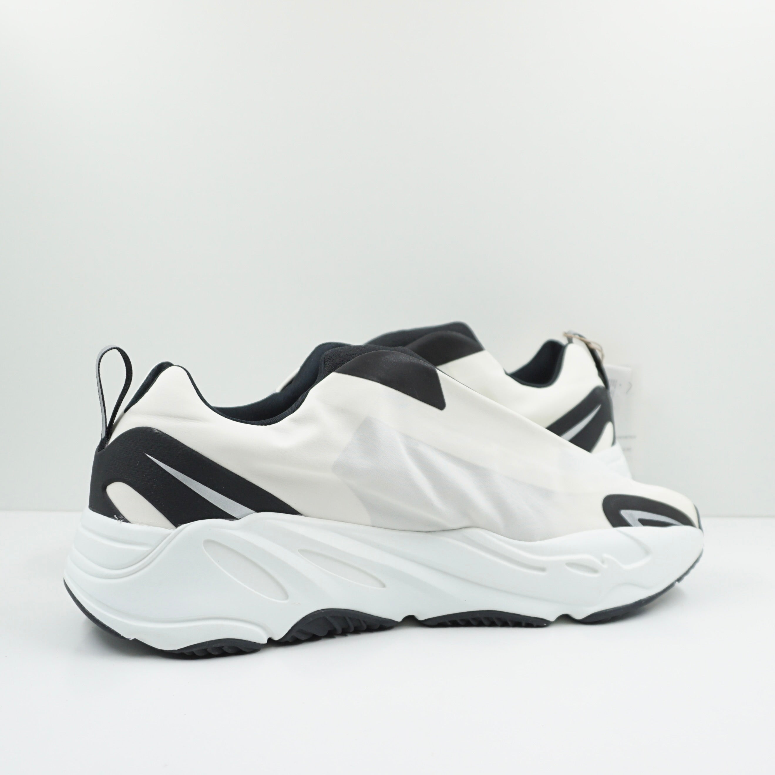 Adidas Yeezy Boost 700 MNVN Laceless Analog