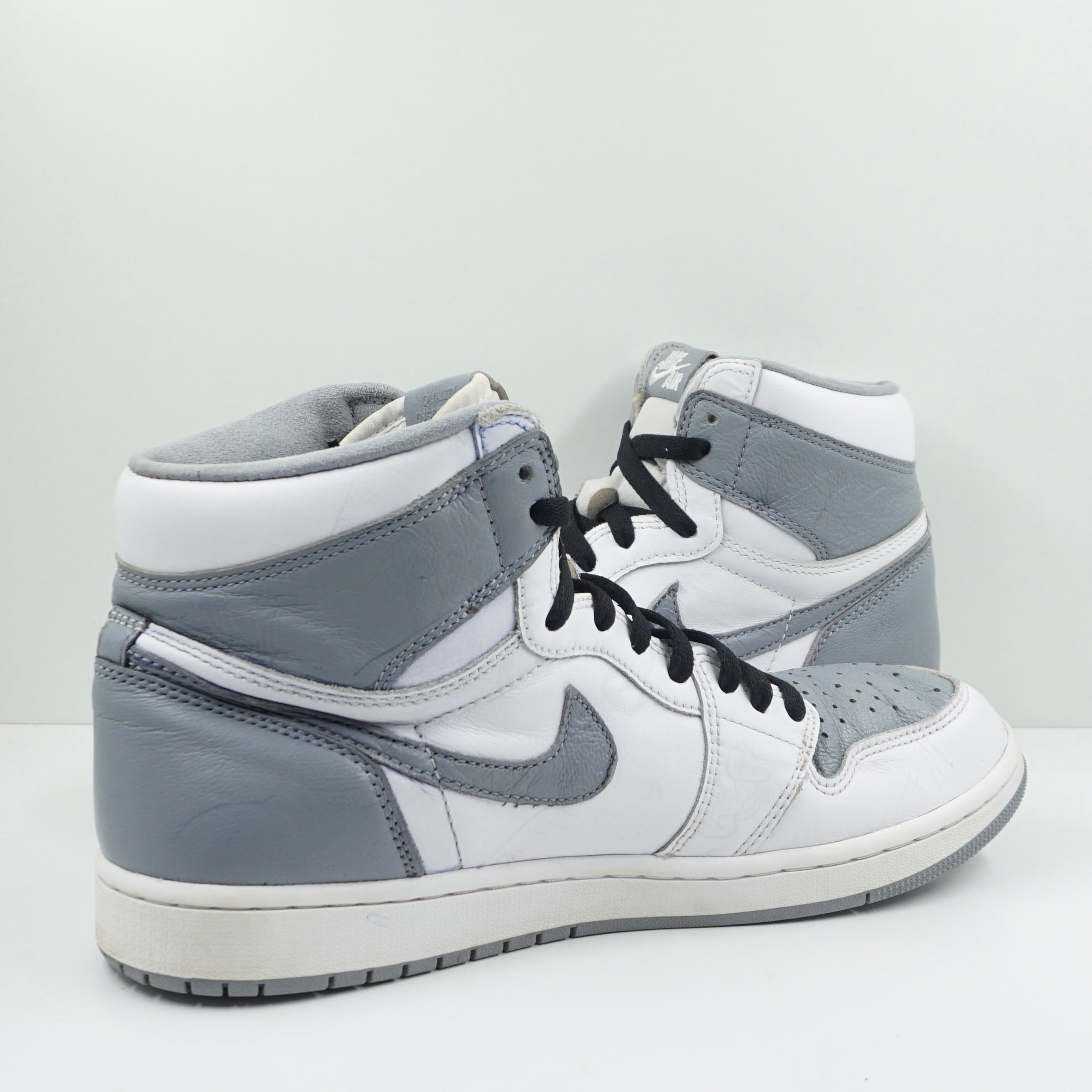 Jordan 1 Retro High OG Stealth
