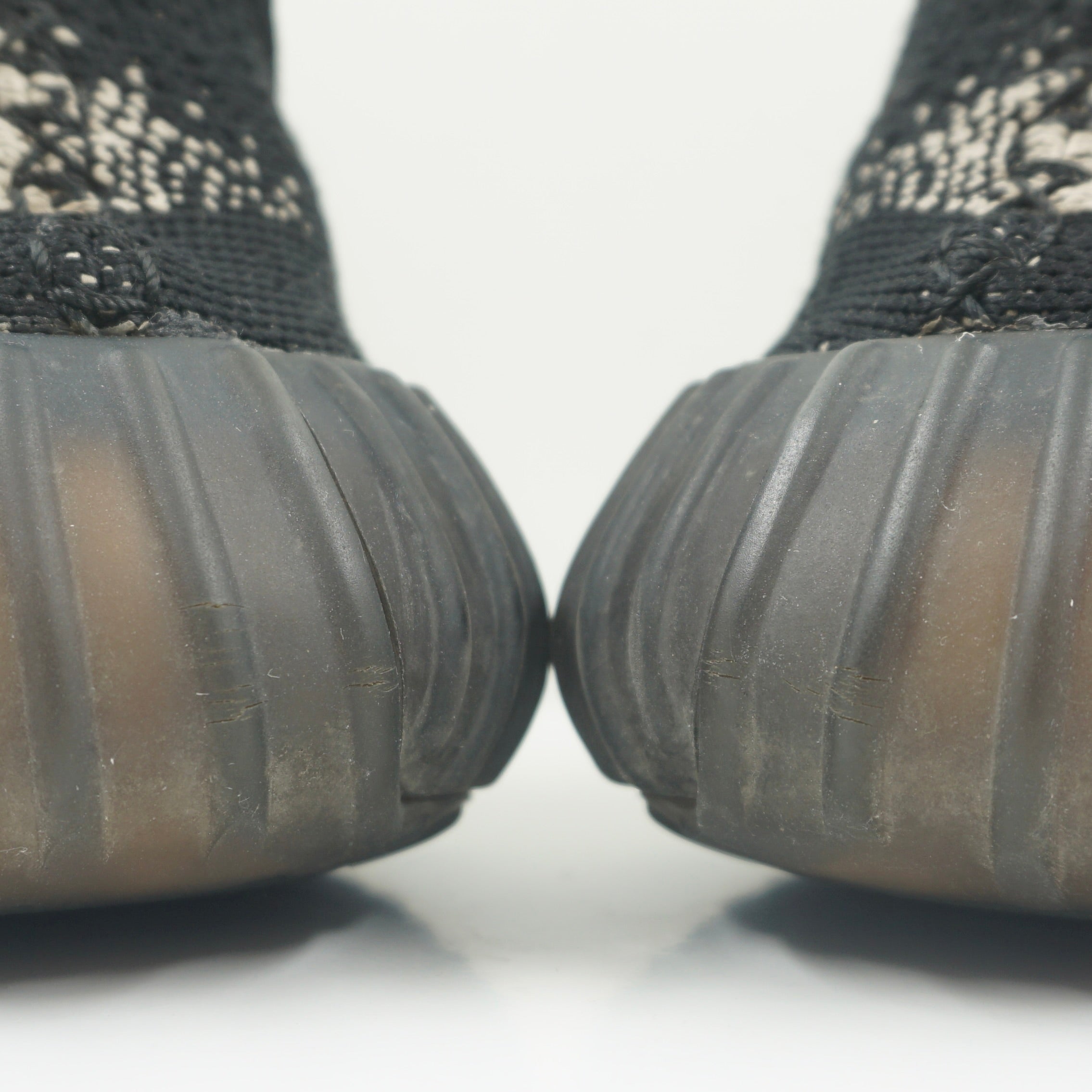 Adidas Yeezy Boost 350 V2 Core Black White (2016/2022)