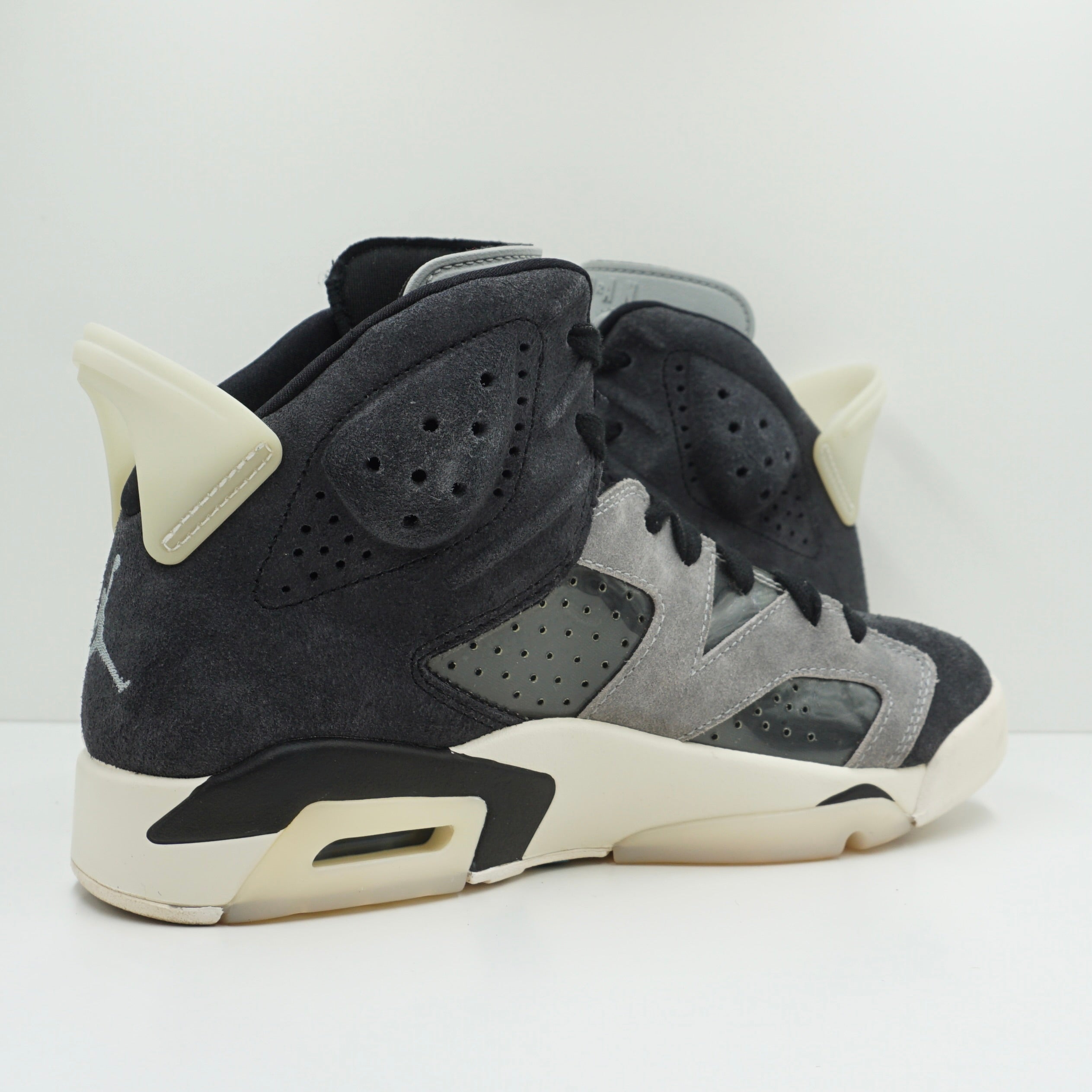 Jordan 6 Retro Tech Chrome (W)