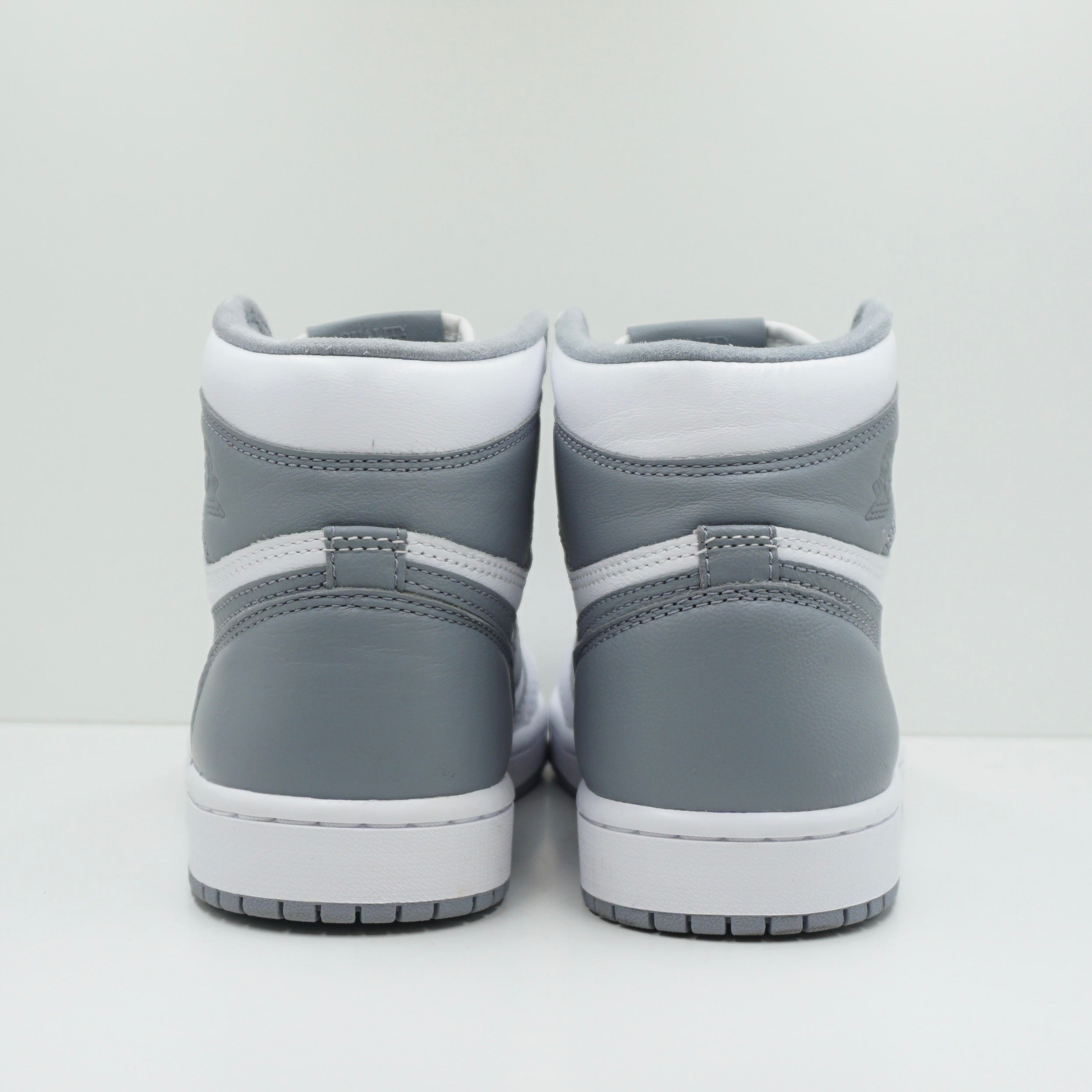 Jordan 1 Retro High OG Stealth