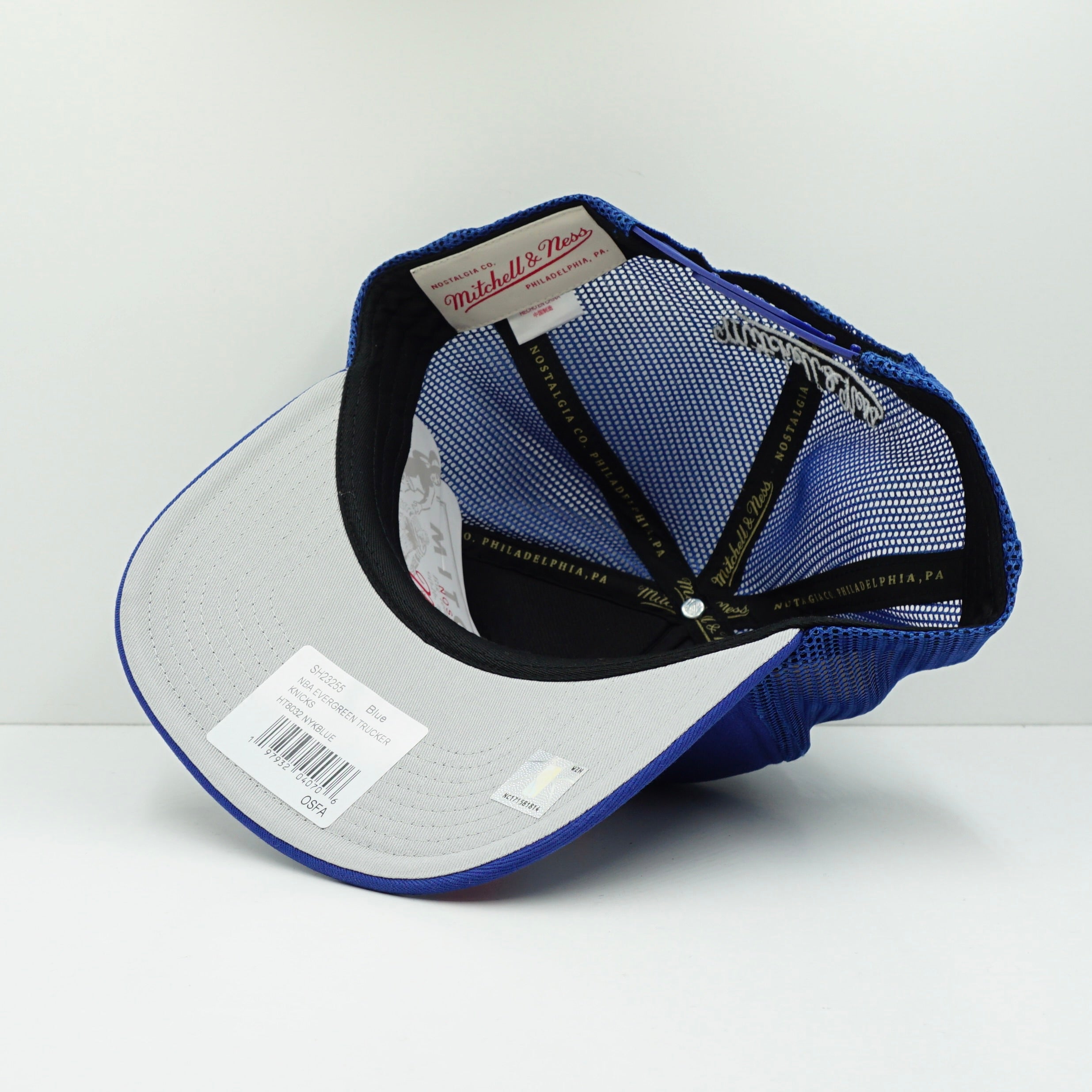 Mitchell & Ness New York Knicks Evergreen Trucker Cap