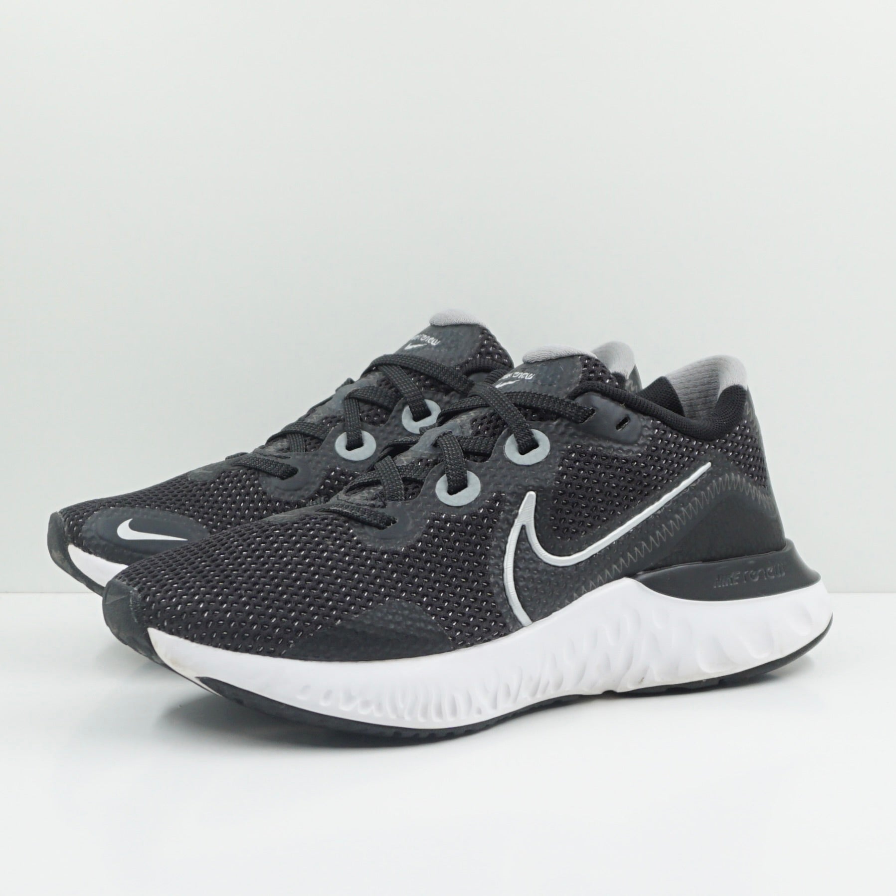 Nike Renew Run Black White (W)