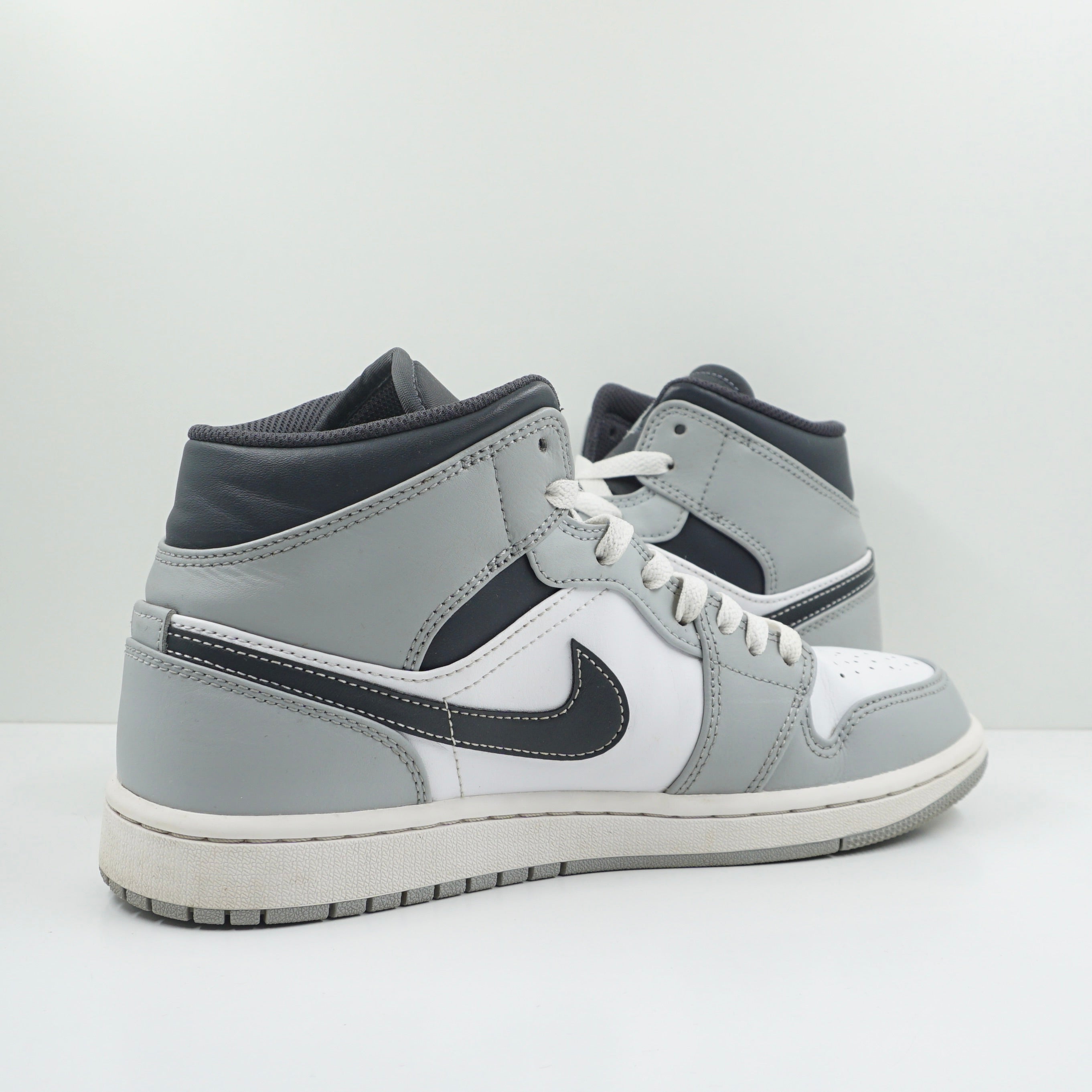 Jordan 1 Mid Light Smoke Grey Anthracite