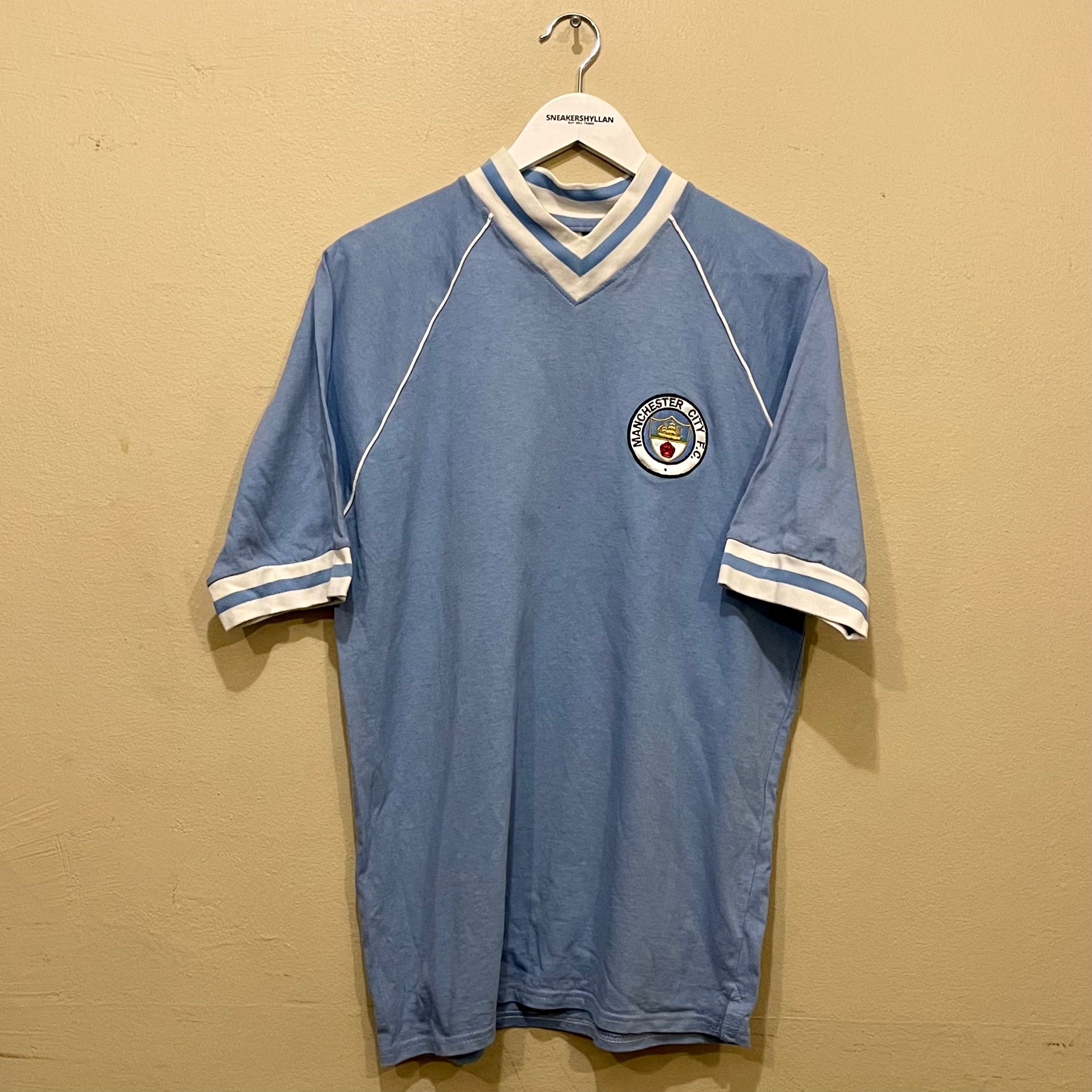 Score Draw Manchester City 1972 V Neck Football Tshirt