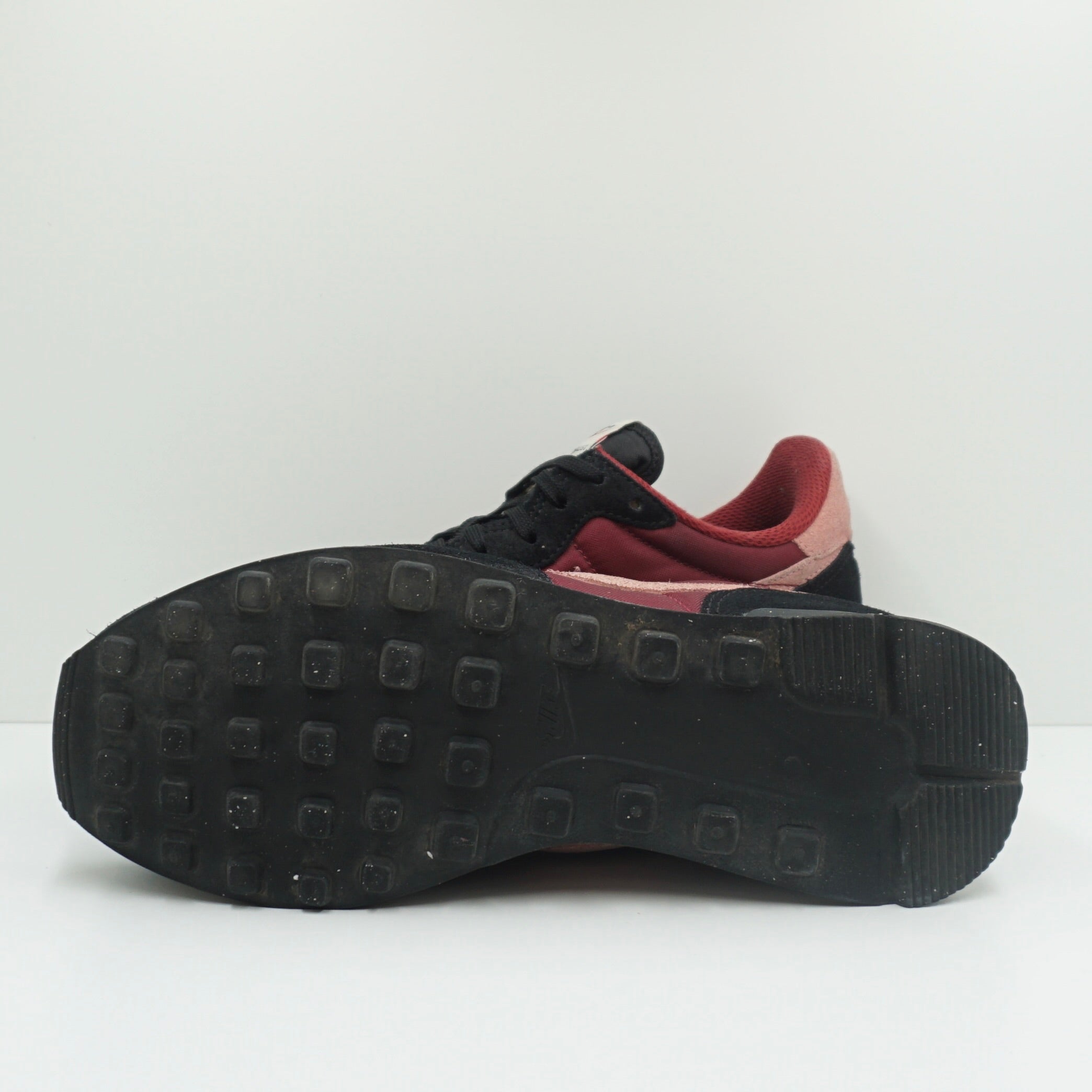 Nike Internationalist Red Black ID (W)