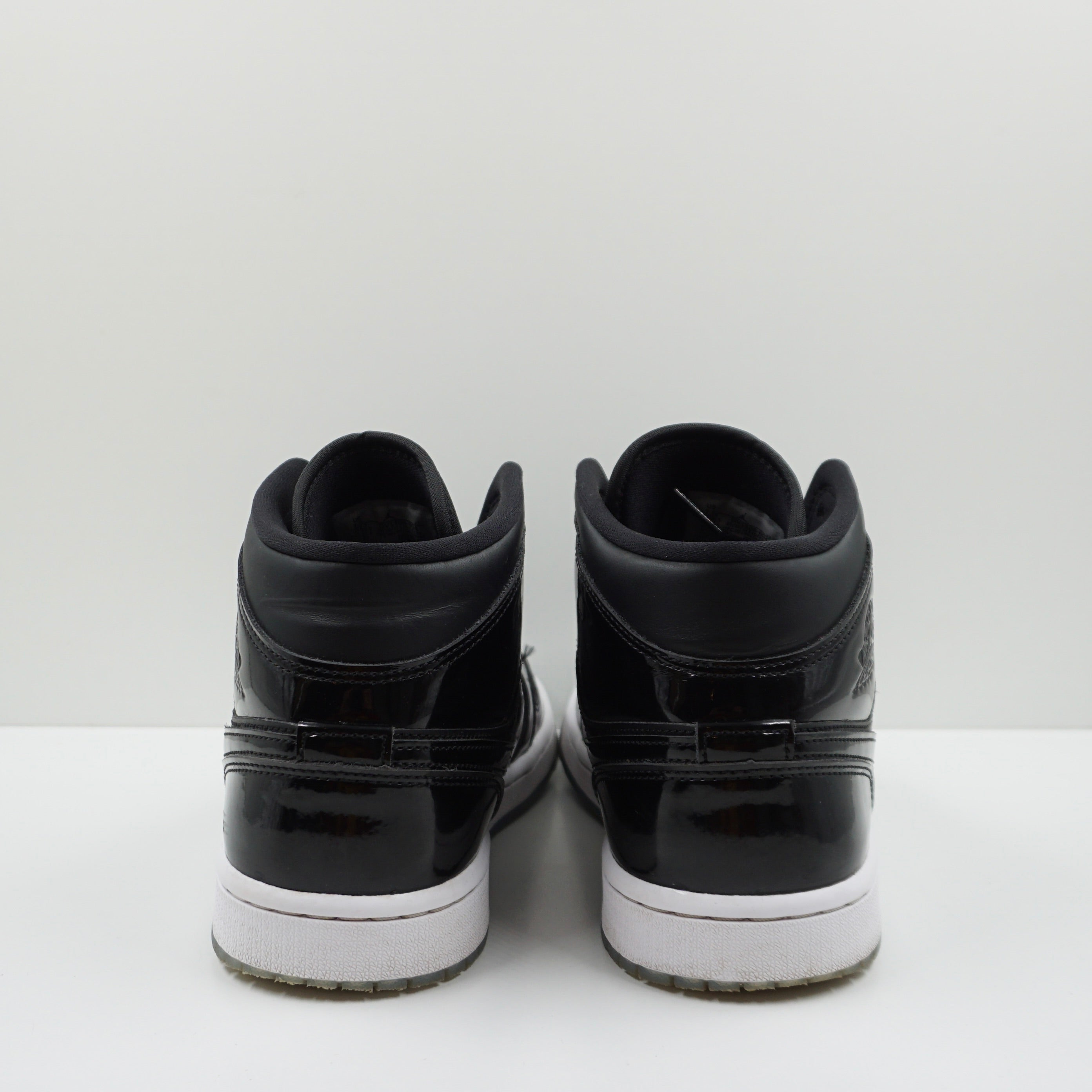 Jordan 1 Mid SE Space Jam