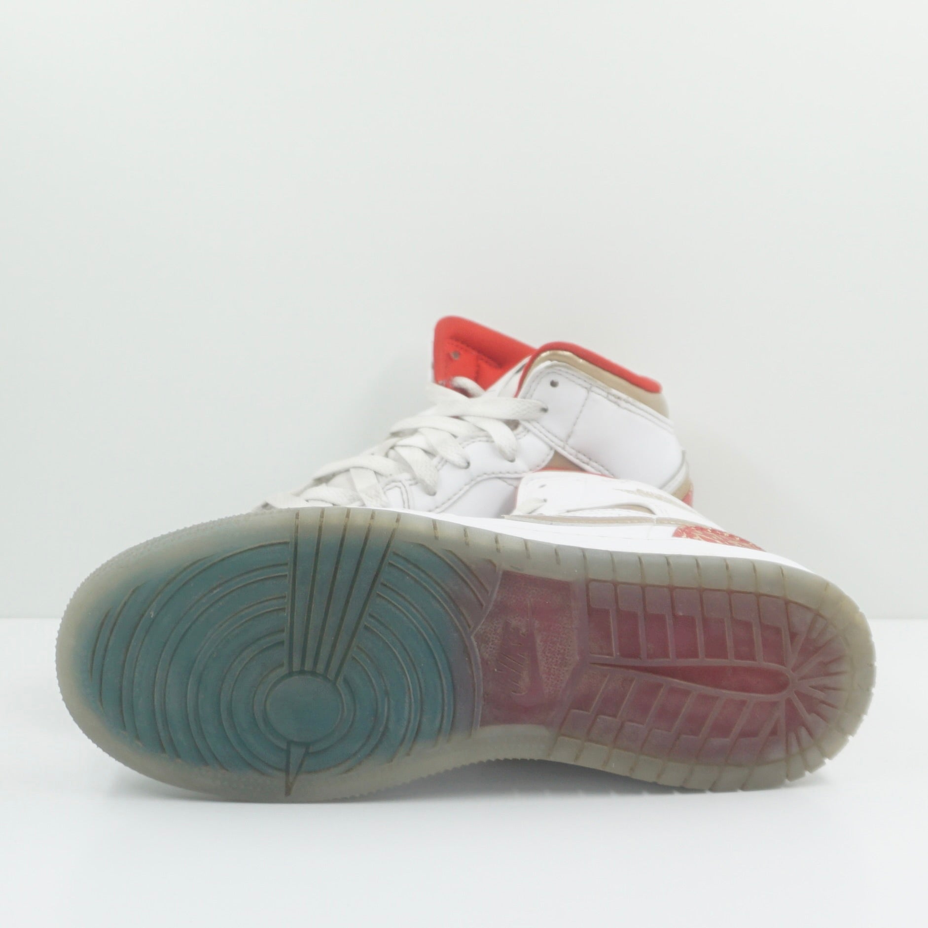 Jordan 1 Mid Sneaker School NC to Chicago (GS)