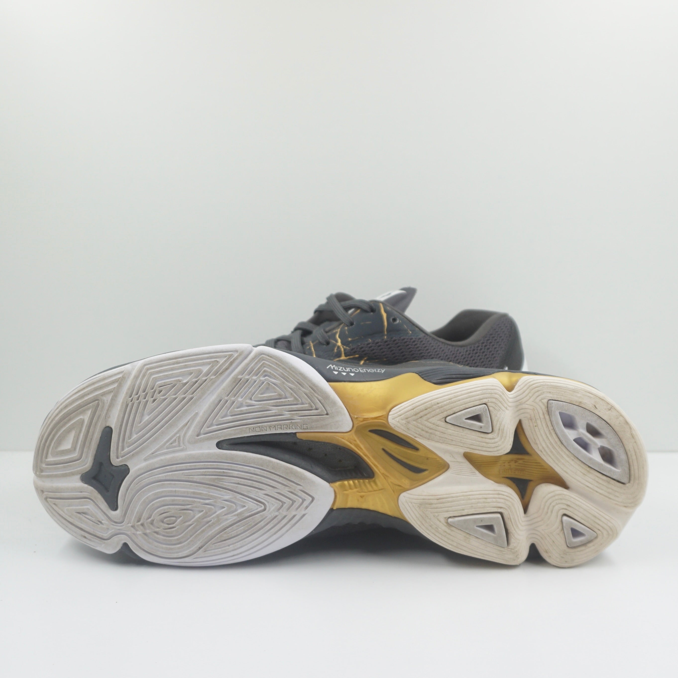 Mizuno Wave Lightning 27