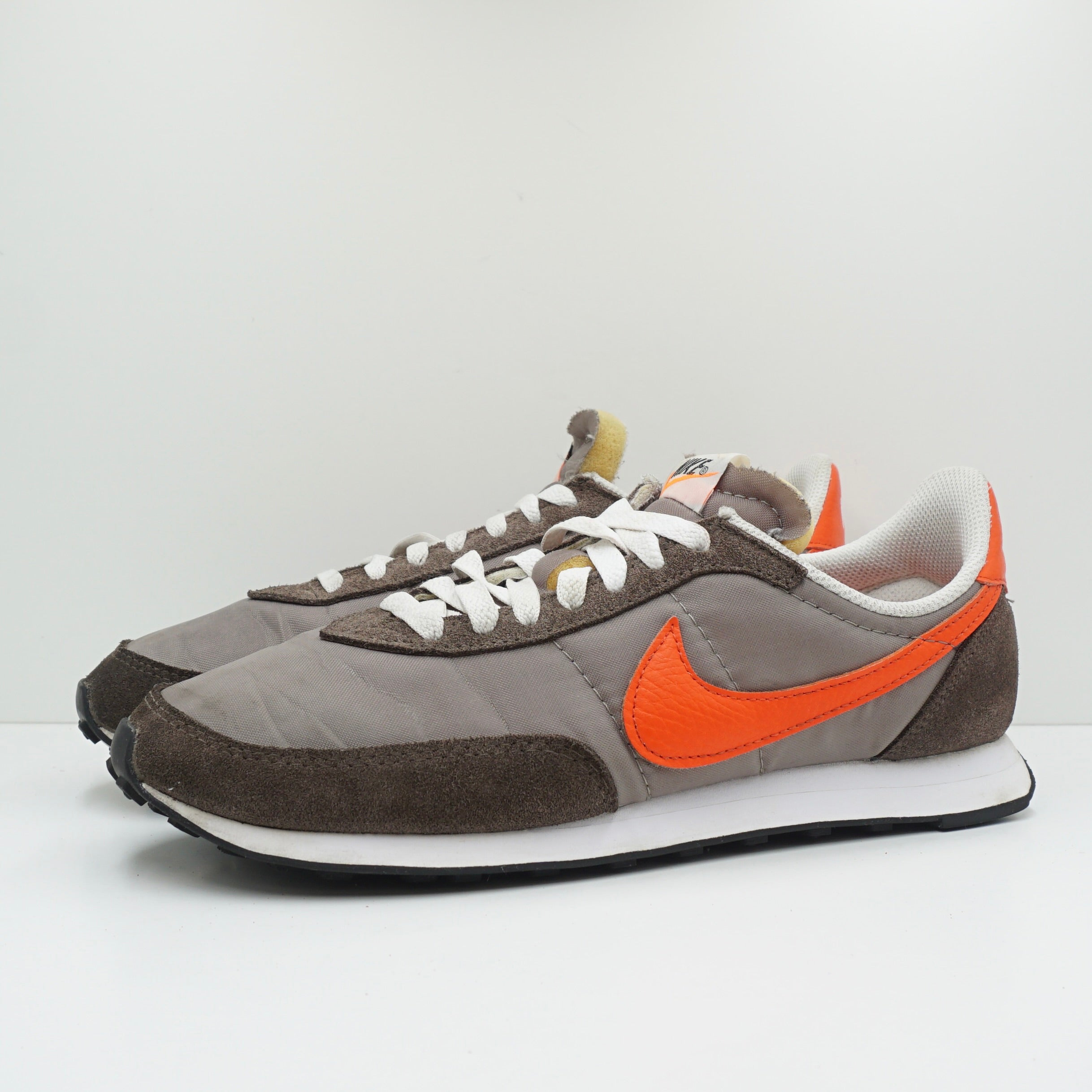 Nike Waffle Trainer 2 Moon Fossil Team Orange