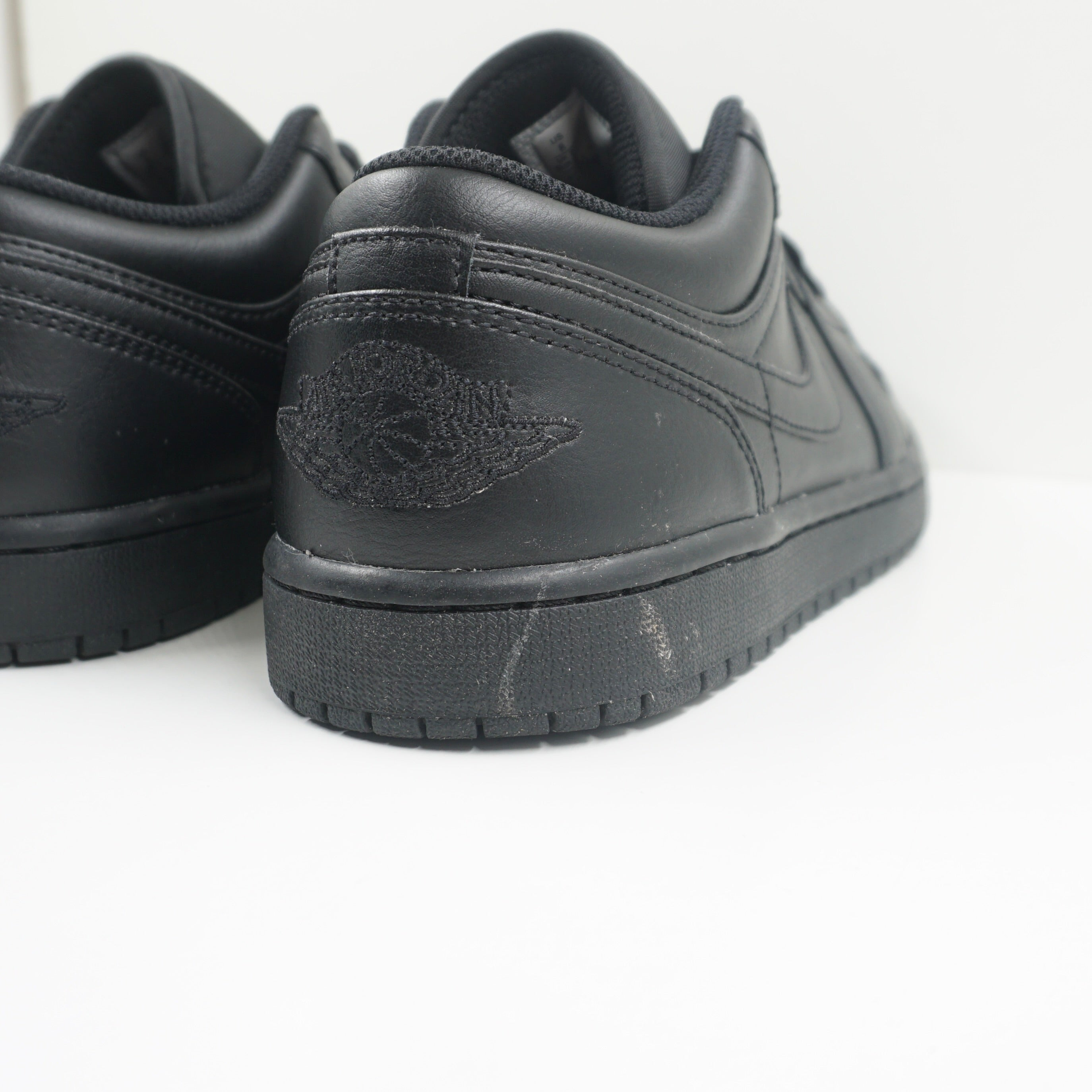 Jordan 1 Low Triple Black