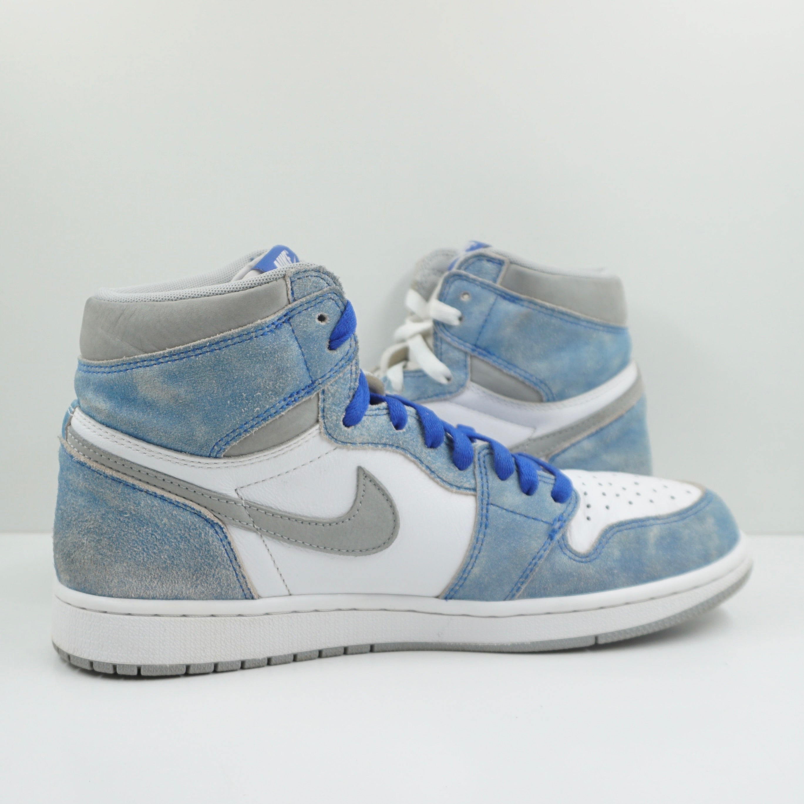 Jordan 1 Retro High Hyper Royal Smoke Grey