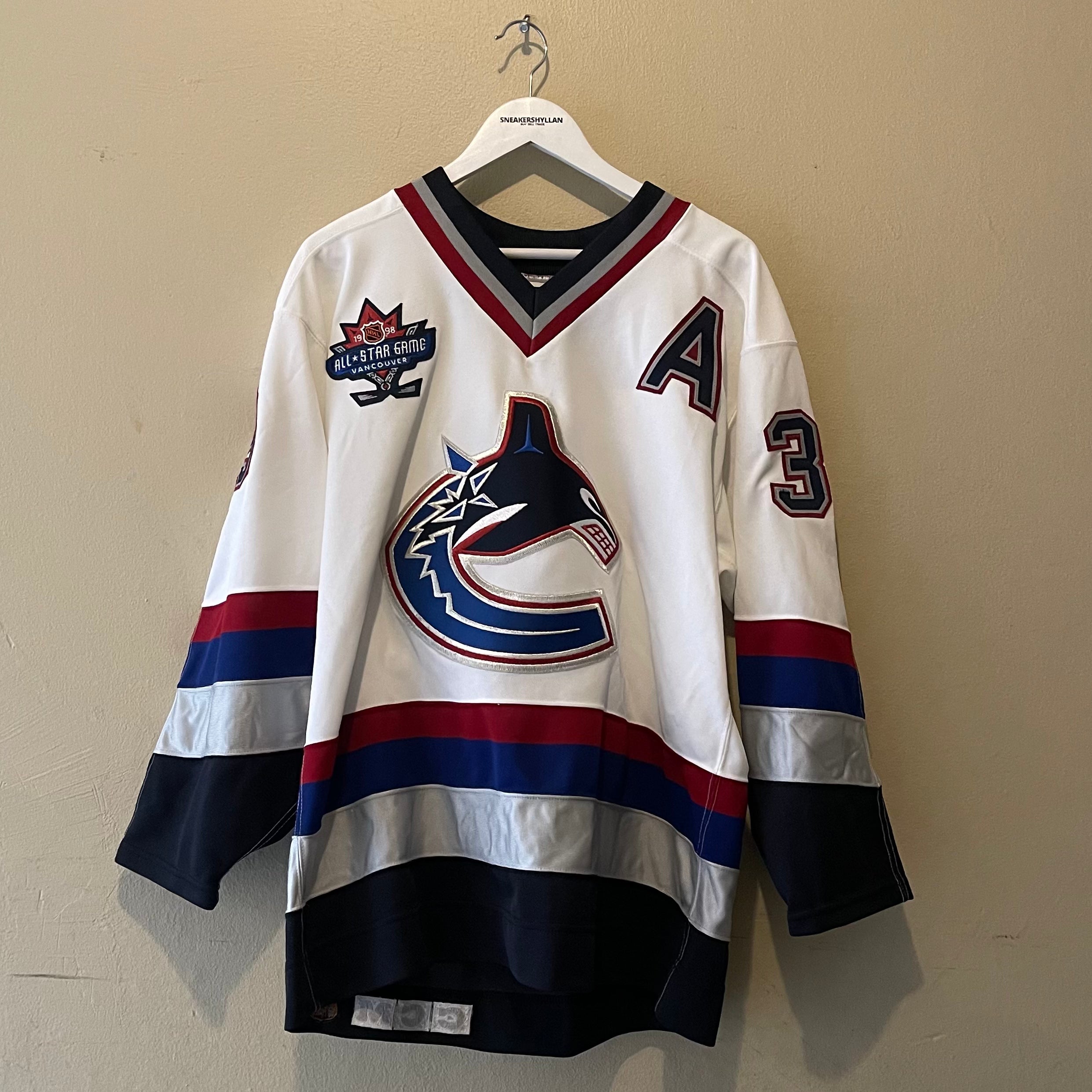 CCM Vancouver Canucks Martin #39 NHL Jersey