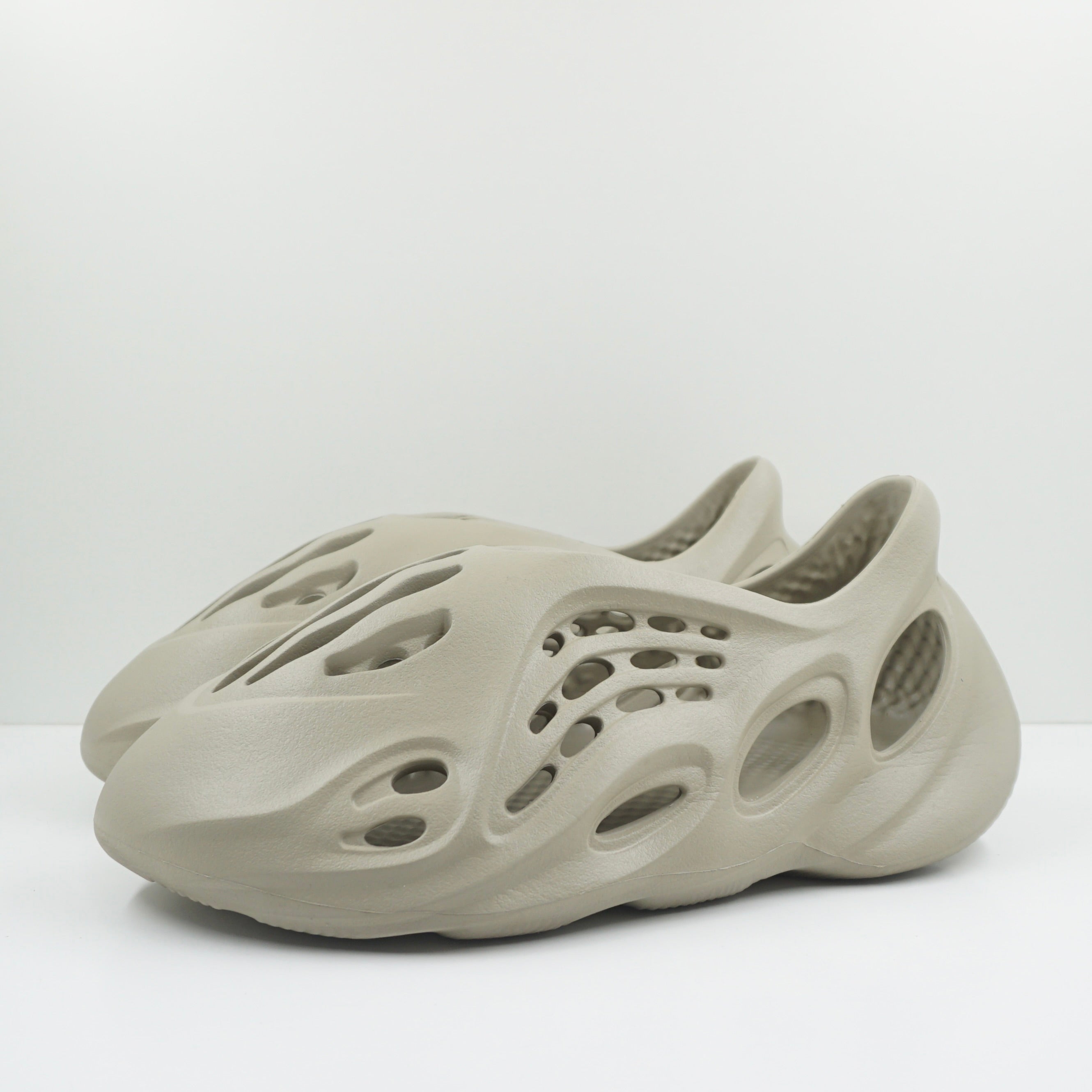 Adidas Yeezy Foam RNNR Stone Salt