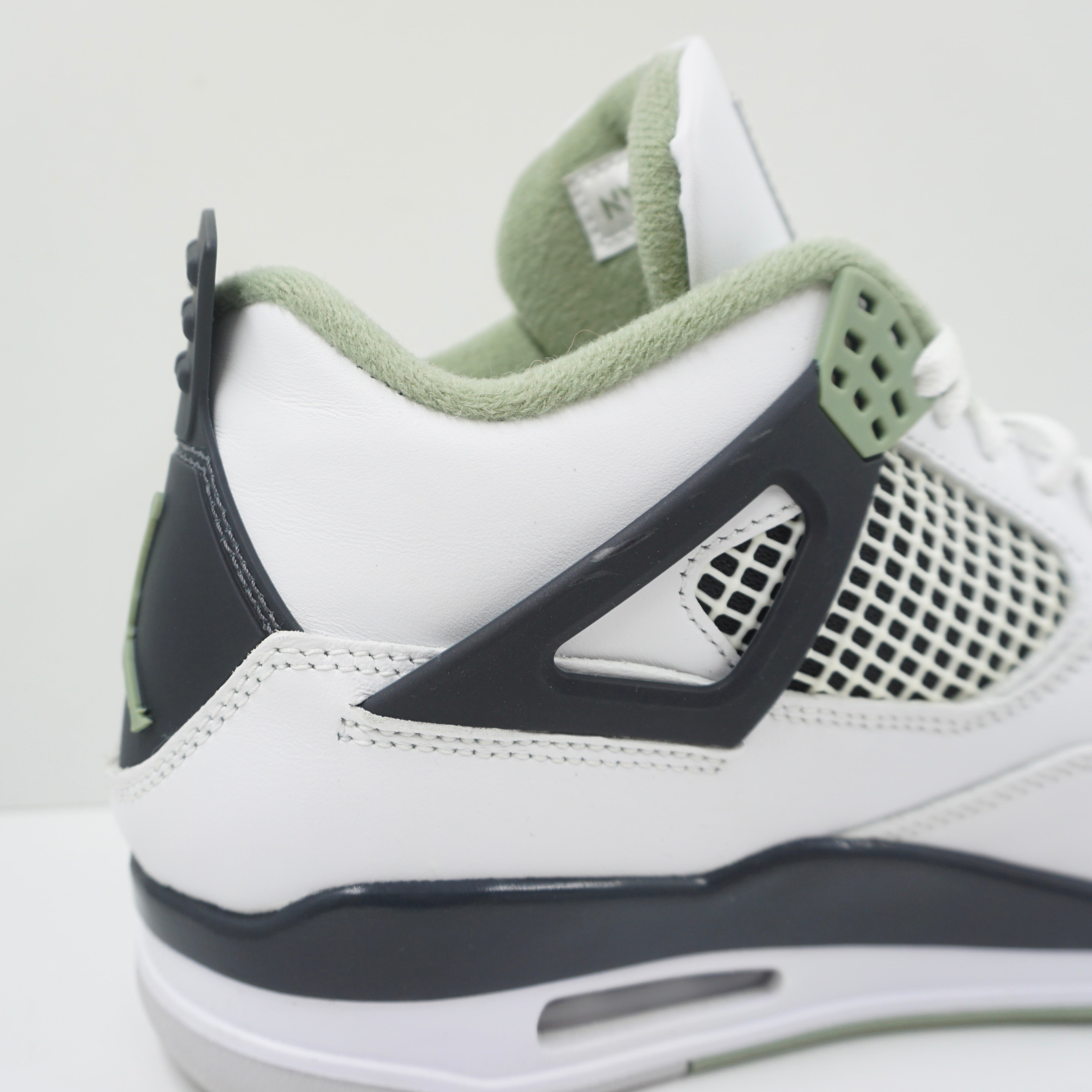 Jordan 4 Retro Seafoam (W)