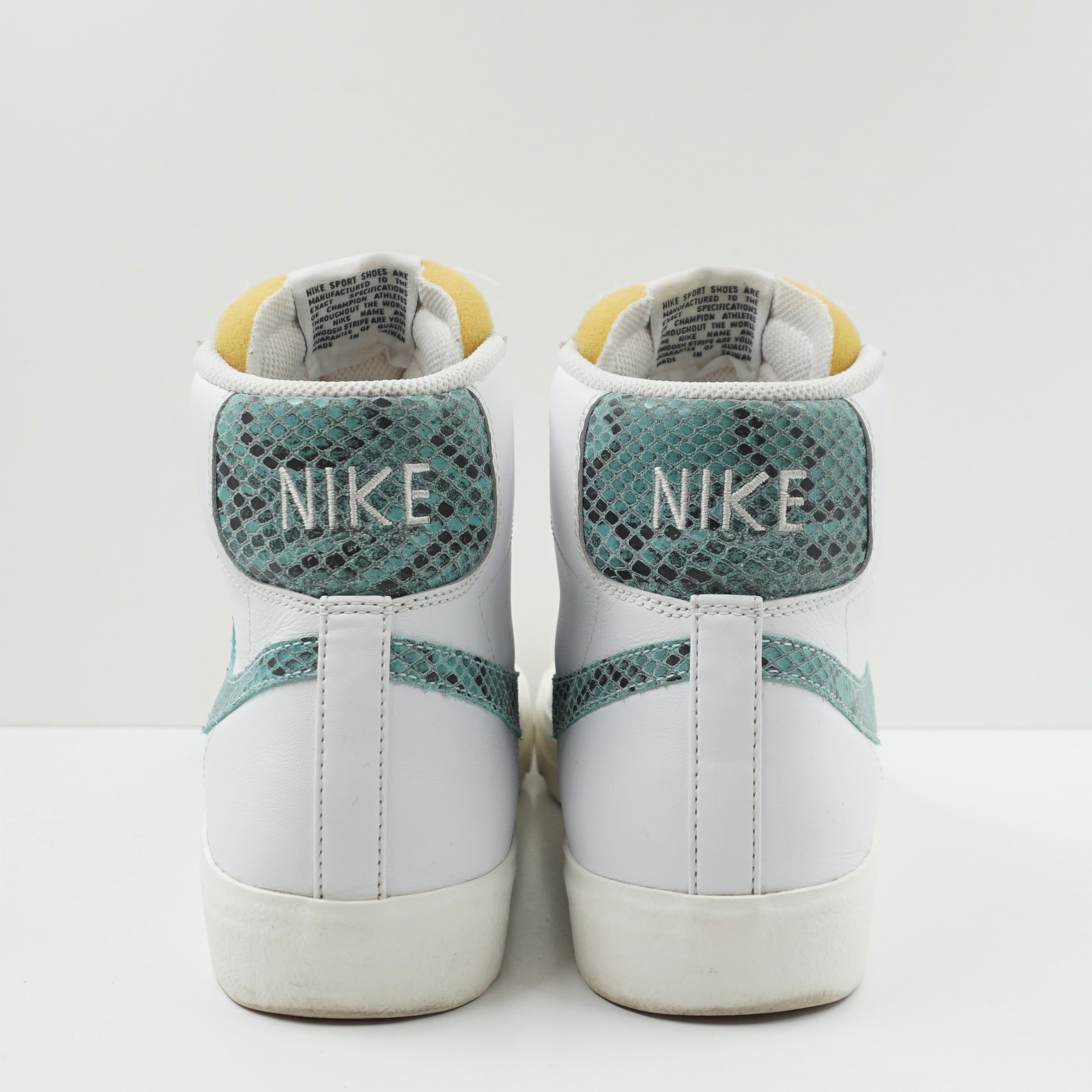 Nike Blazer Mid 77 reptile swoosh