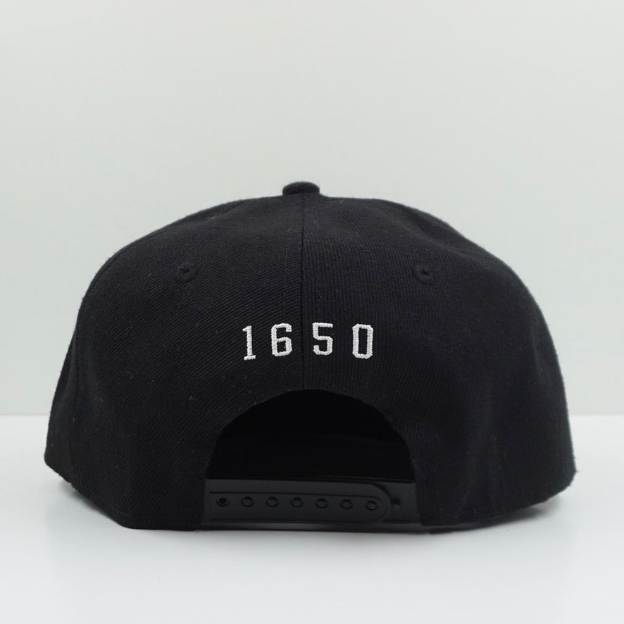 Salong Betong Black Snapback Cap