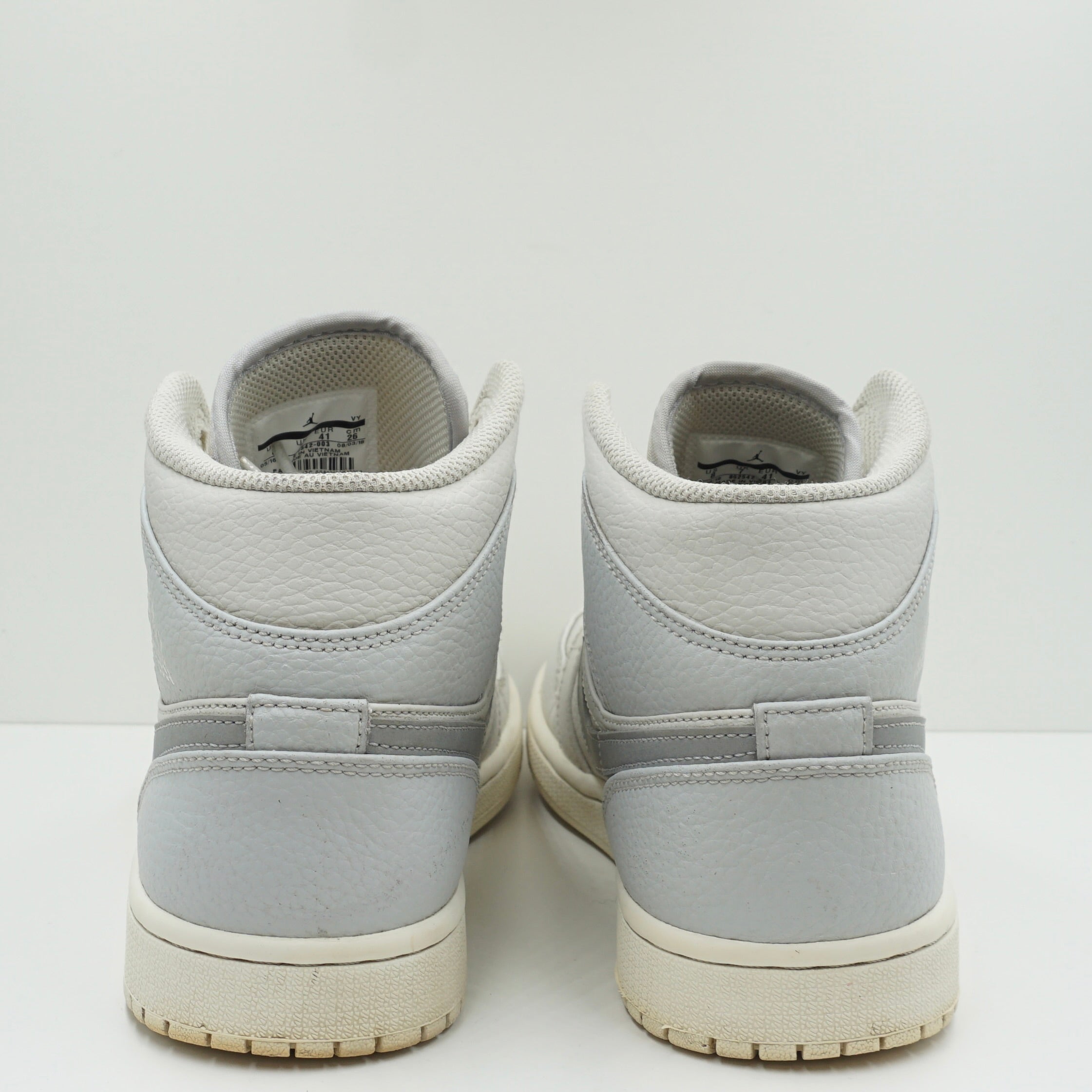 Jordan 1 Mid Light Bone