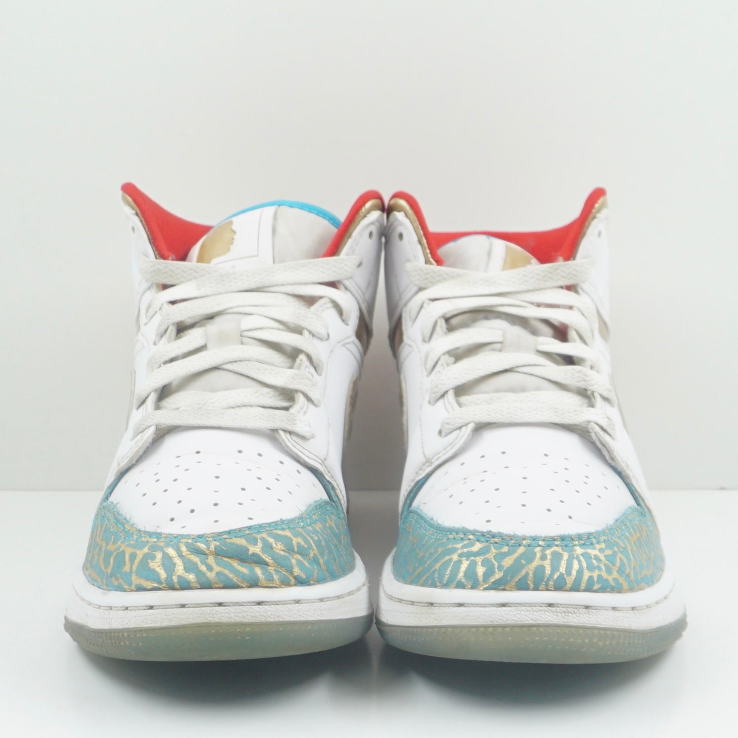 Jordan 1 Mid Sneaker School NC to Chicago (GS)