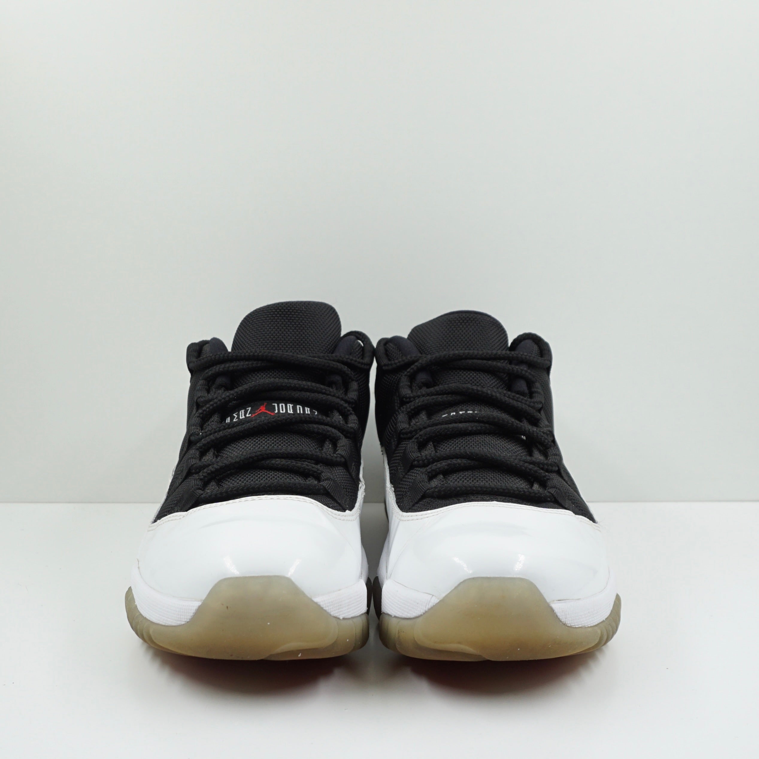 Jordan 11 Retro Low Tuxedo