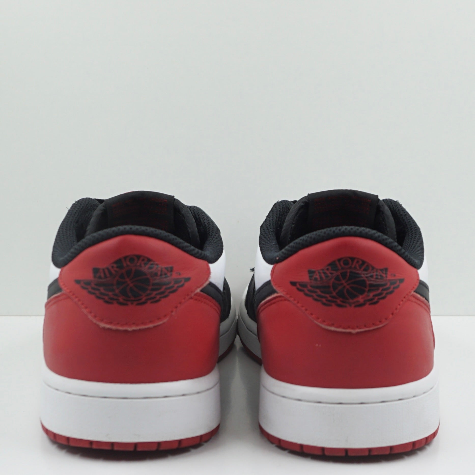 Jordan 1 Retro Low OG Black Toe (2023)