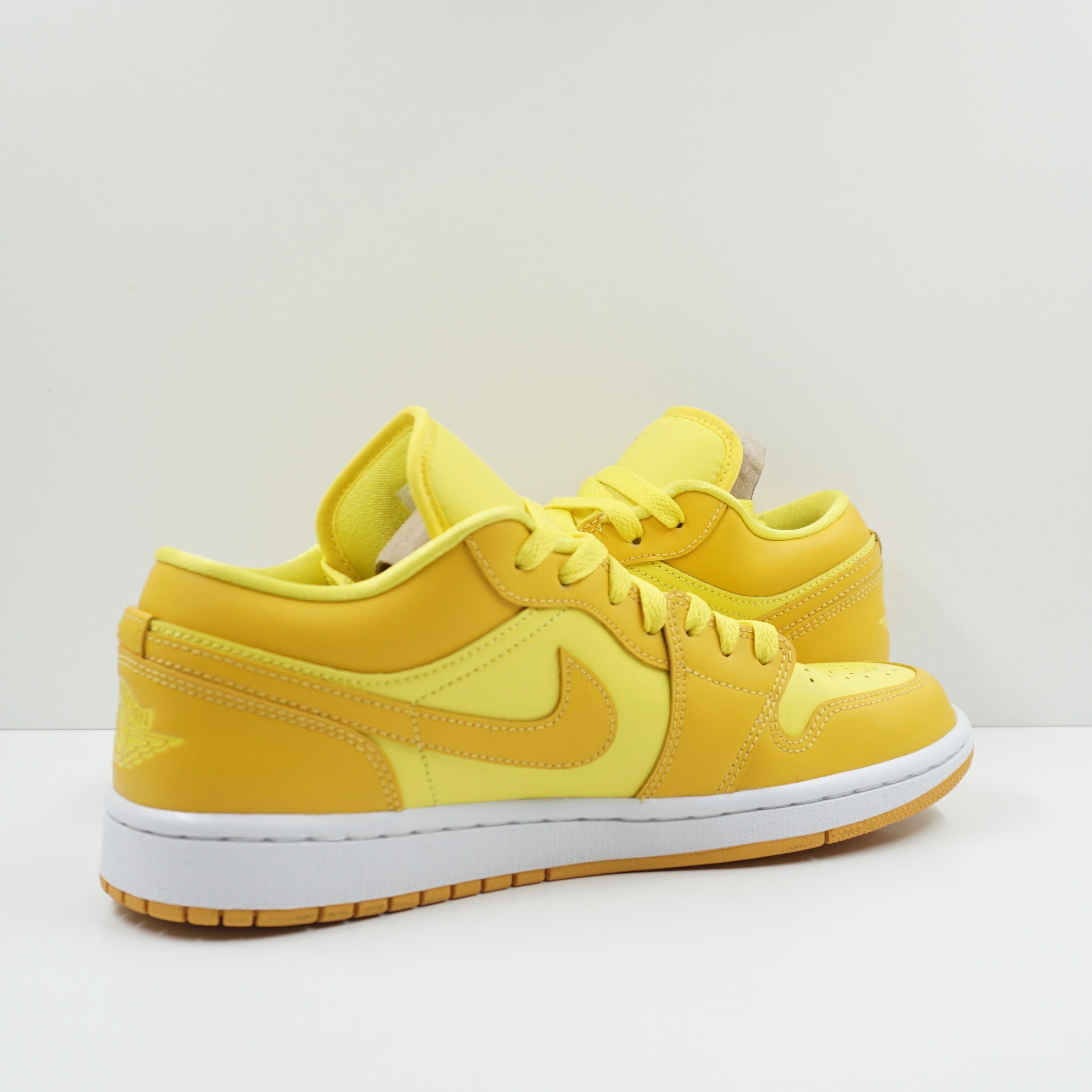 Jordan 1 Low Yellow Strike (W)