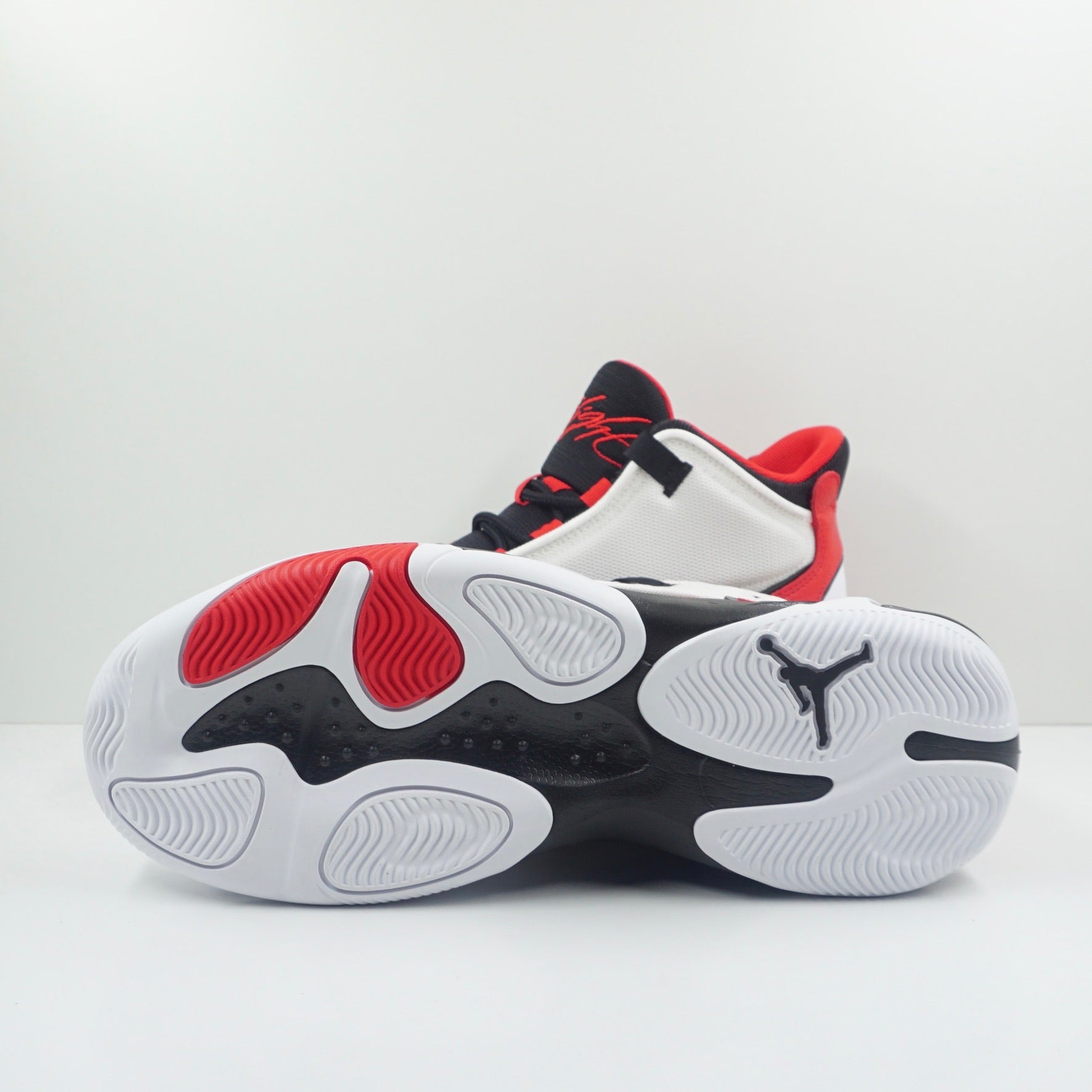 Jordan Max Aura 4 White Black University Red