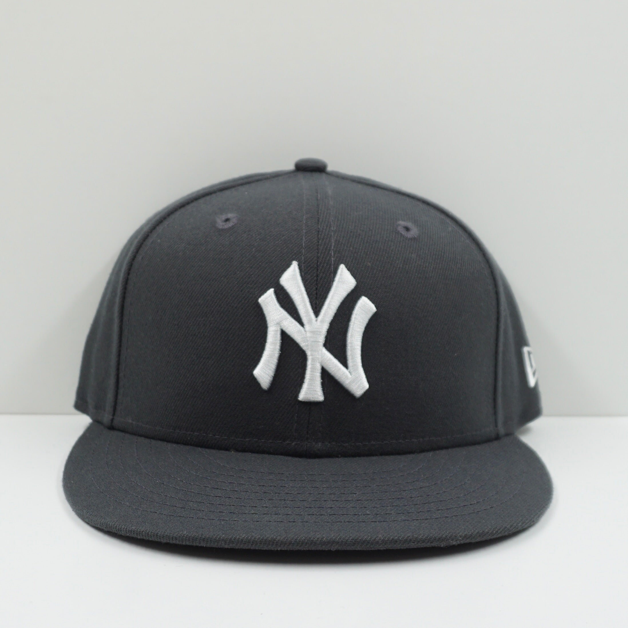 New Era New York Yankees Dark Grey Fitted Cap