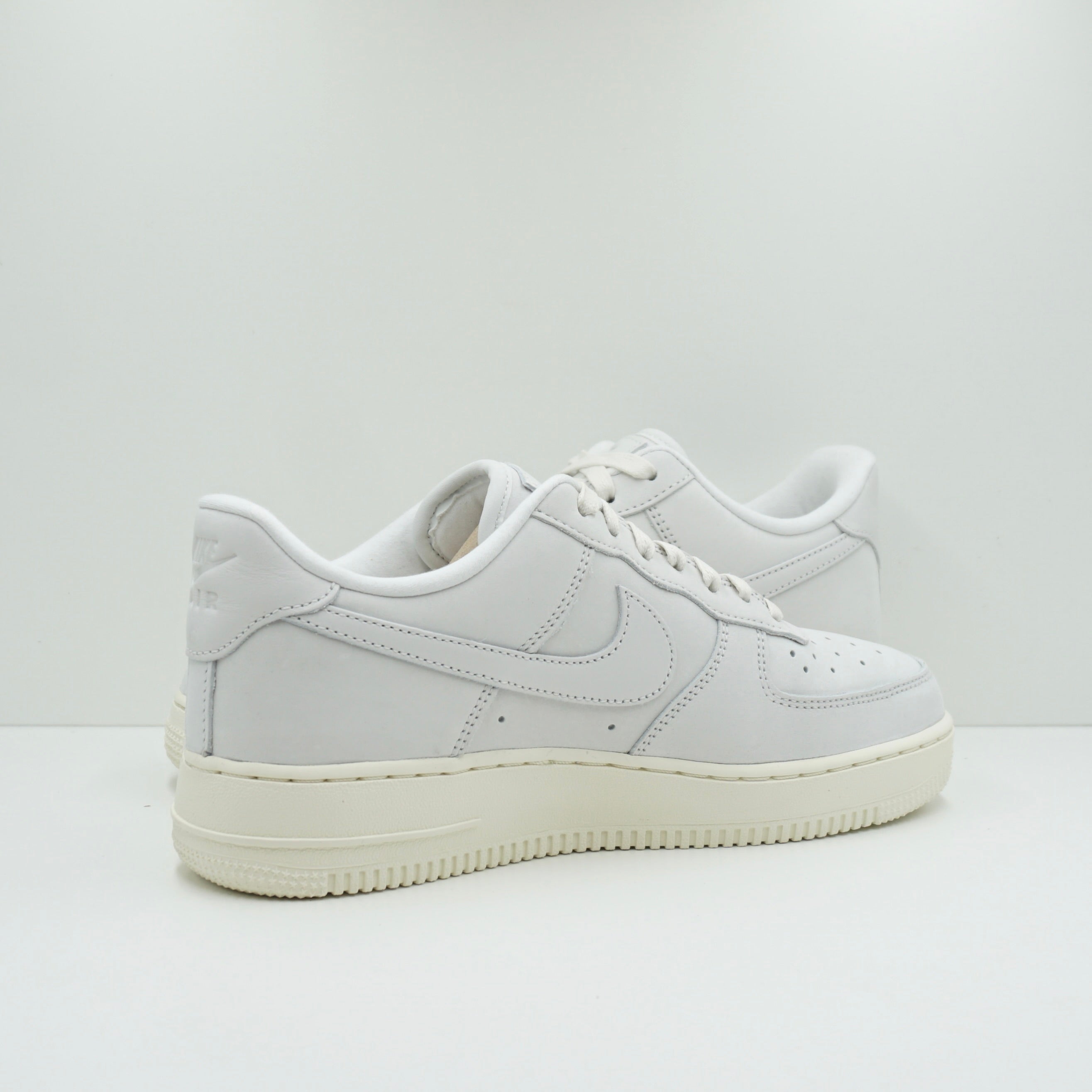 Nike Air Force 1 Low Summit White (W)