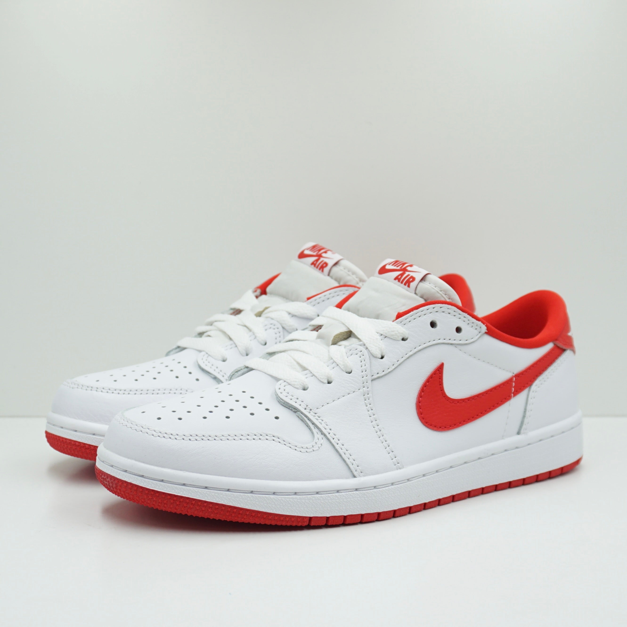 Jordan 1 Retro Low OG University Red
