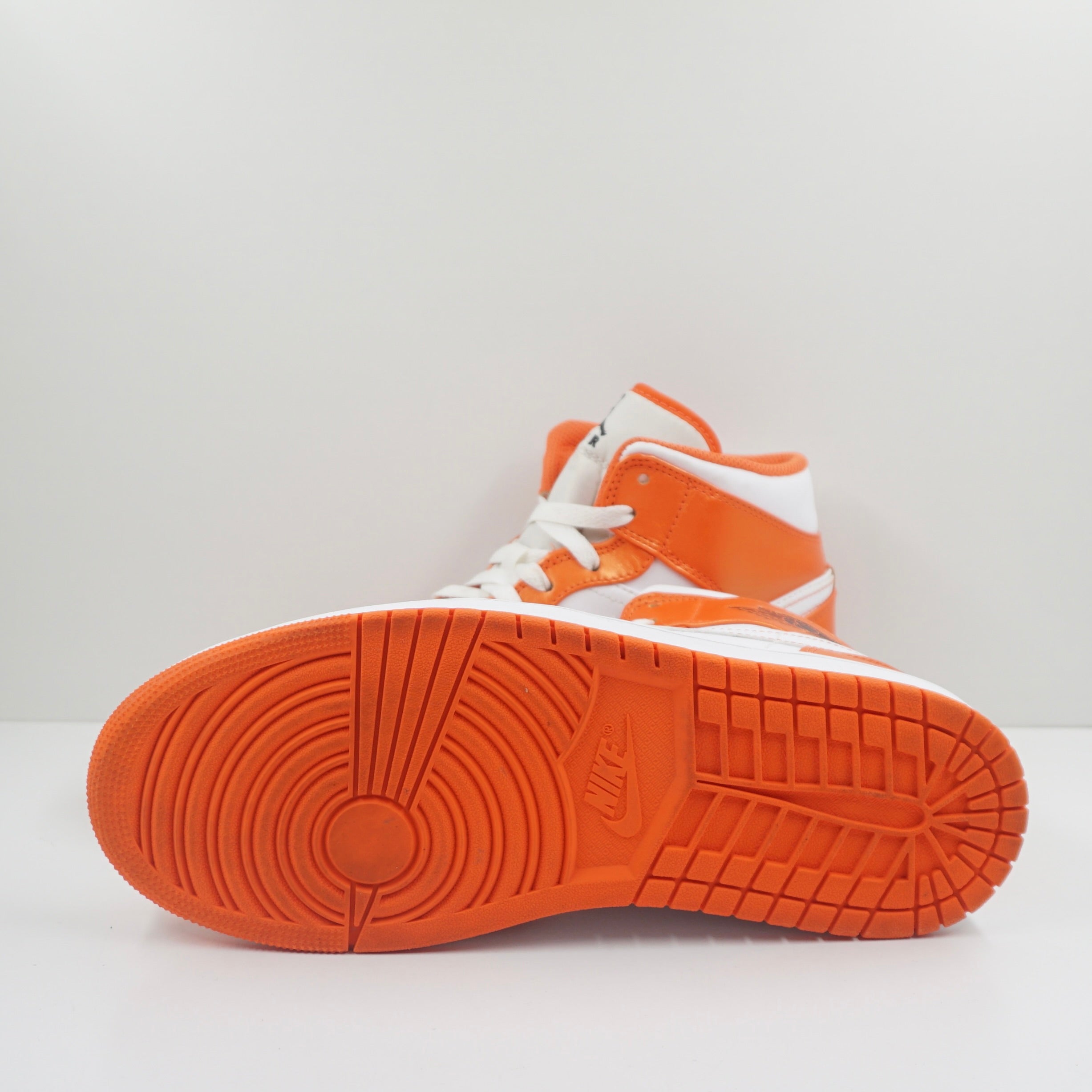 Jordan 1 Mid Metallic Orange