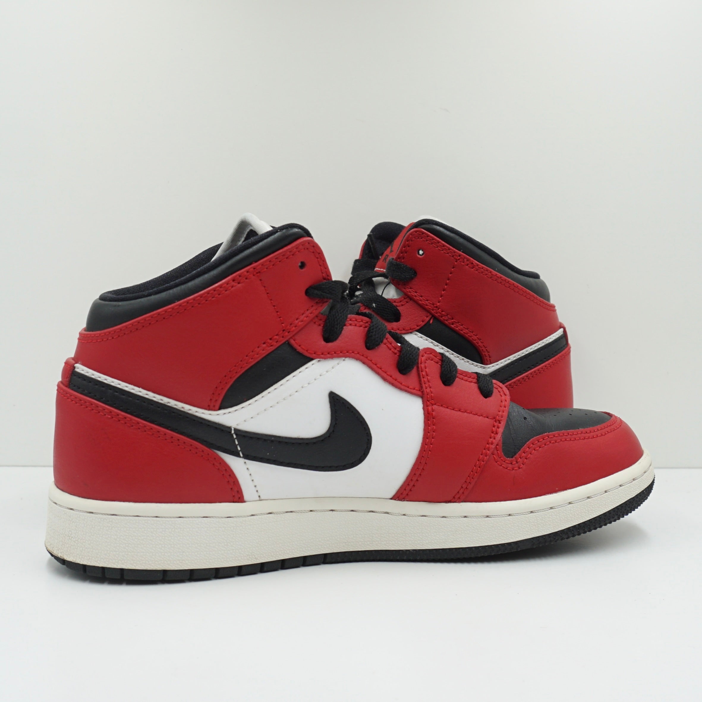 Jordan 1 Mid Chicago Black Toe (GS)