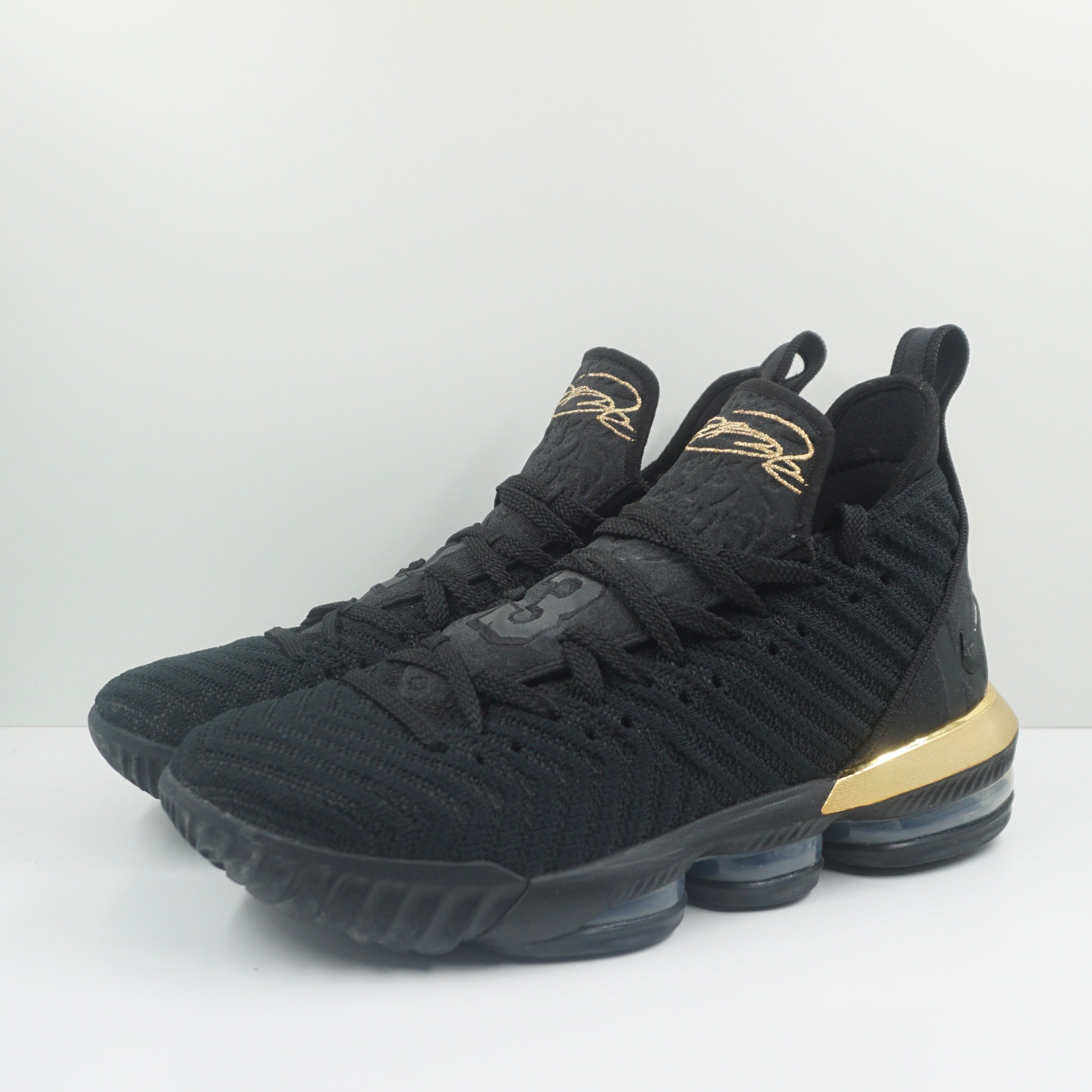 Nike LeBron 16 I'm King