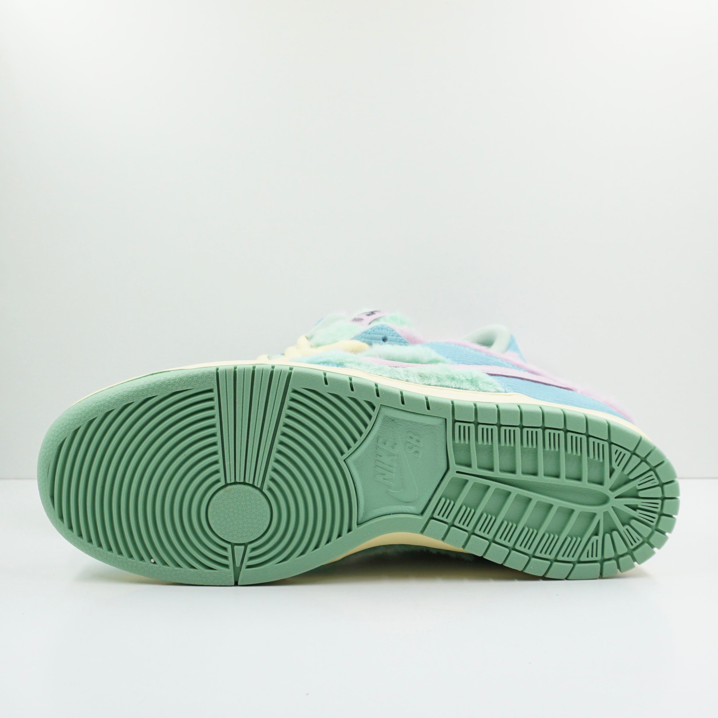 Nike SB Dunk Low Verdy Visty