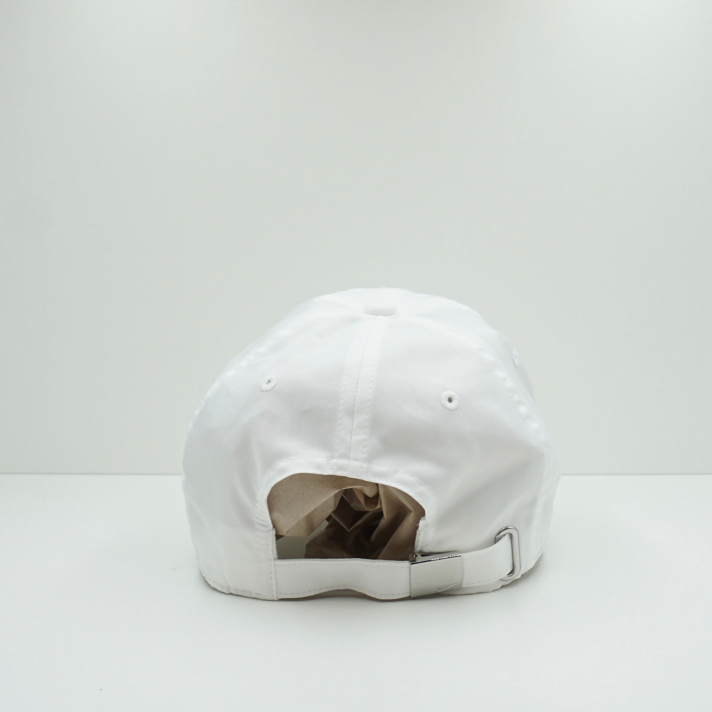 Nike Dri-FIT Metal Swoosh White Cap