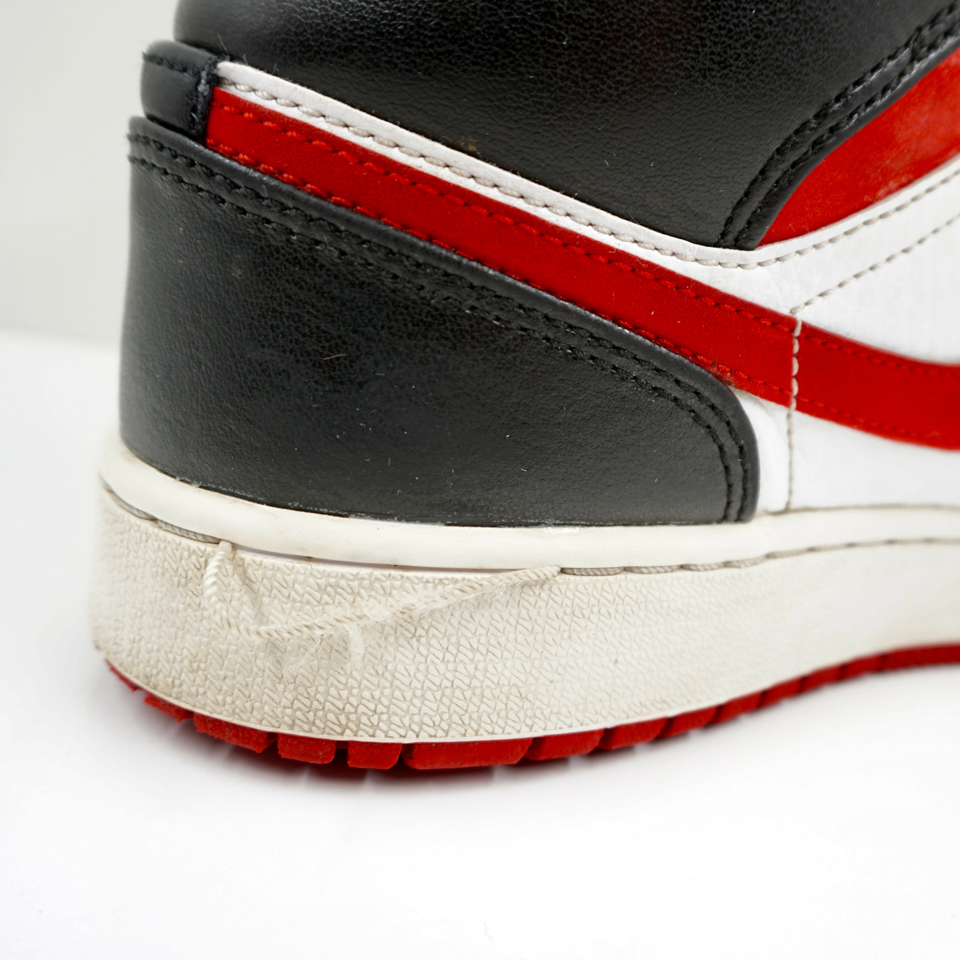 Jordan 1 Mid Black Gym Red (GS)