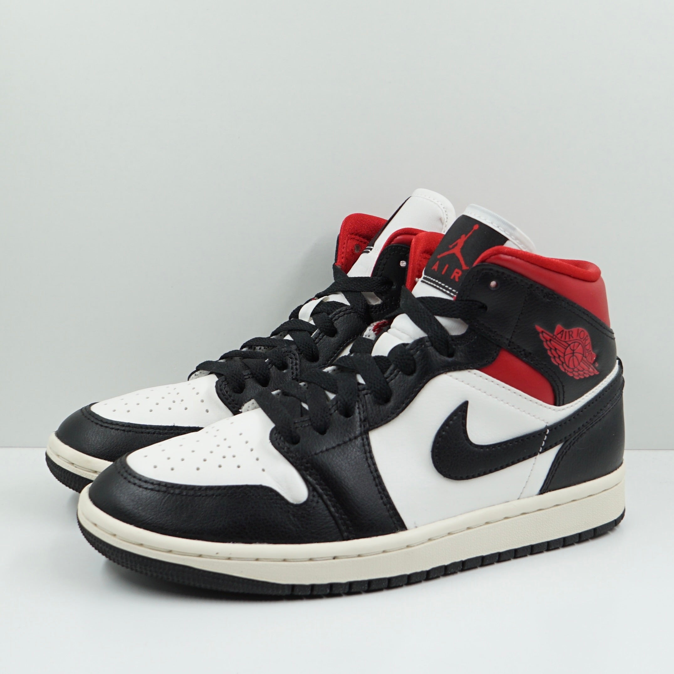 Jordan 1 Mid Gym Red Panda (W)