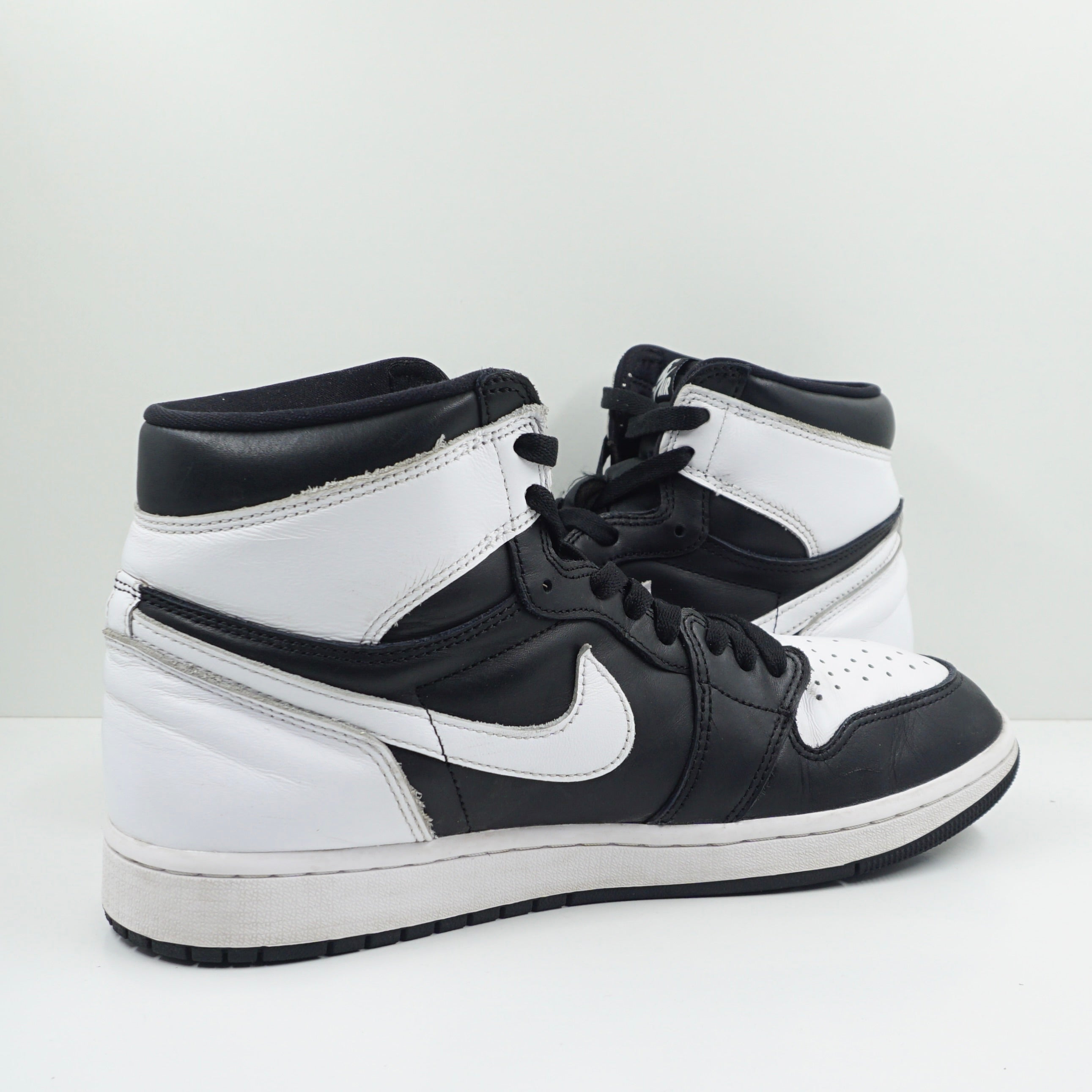 Jordan 1 Retro High OG Black White